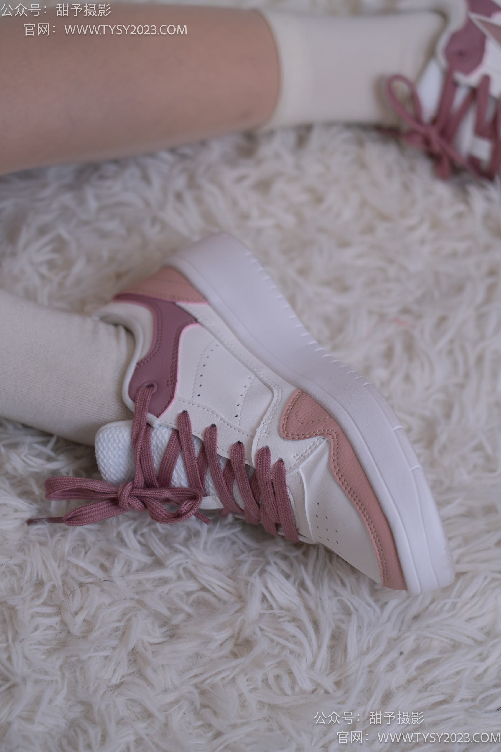 图片[18]-甜予摄影 NO.001 璇璇-板鞋、白棉袜、肉丝[124P] – 速更版-美库