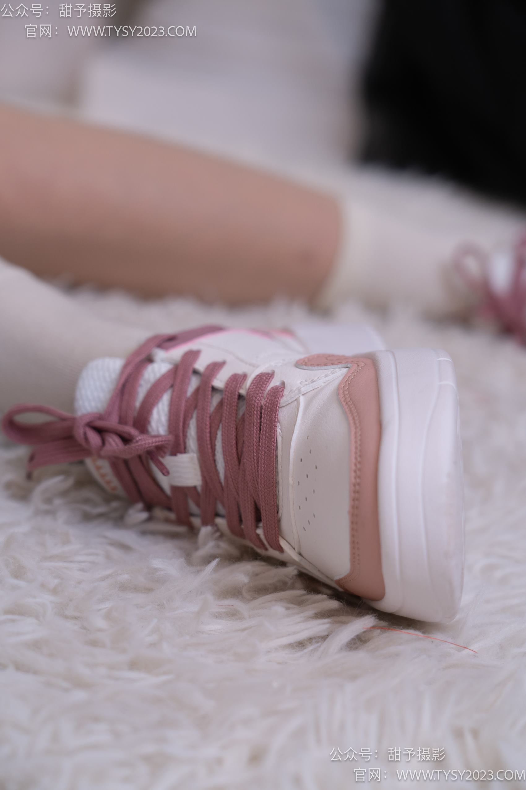 图片[22]-甜予摄影 NO.001 璇璇-板鞋、白棉袜、肉丝[124P] – 速更版-美库