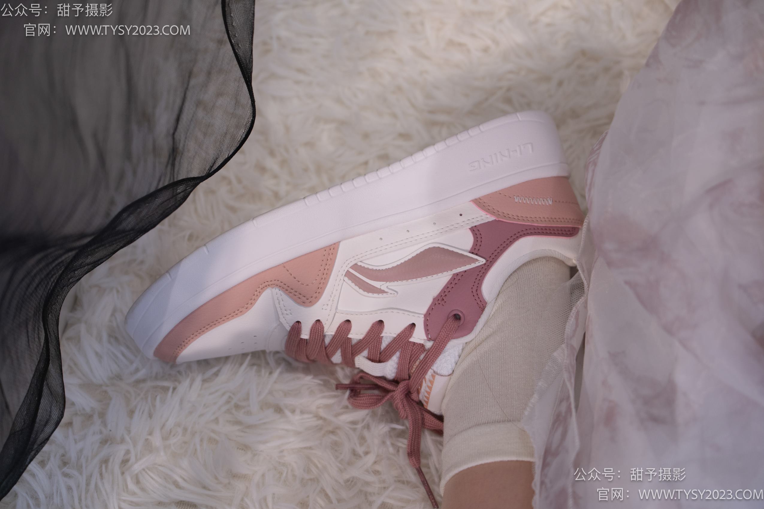 图片[27]-甜予摄影 NO.001 璇璇-板鞋、白棉袜、肉丝[124P] – 速更版-美库