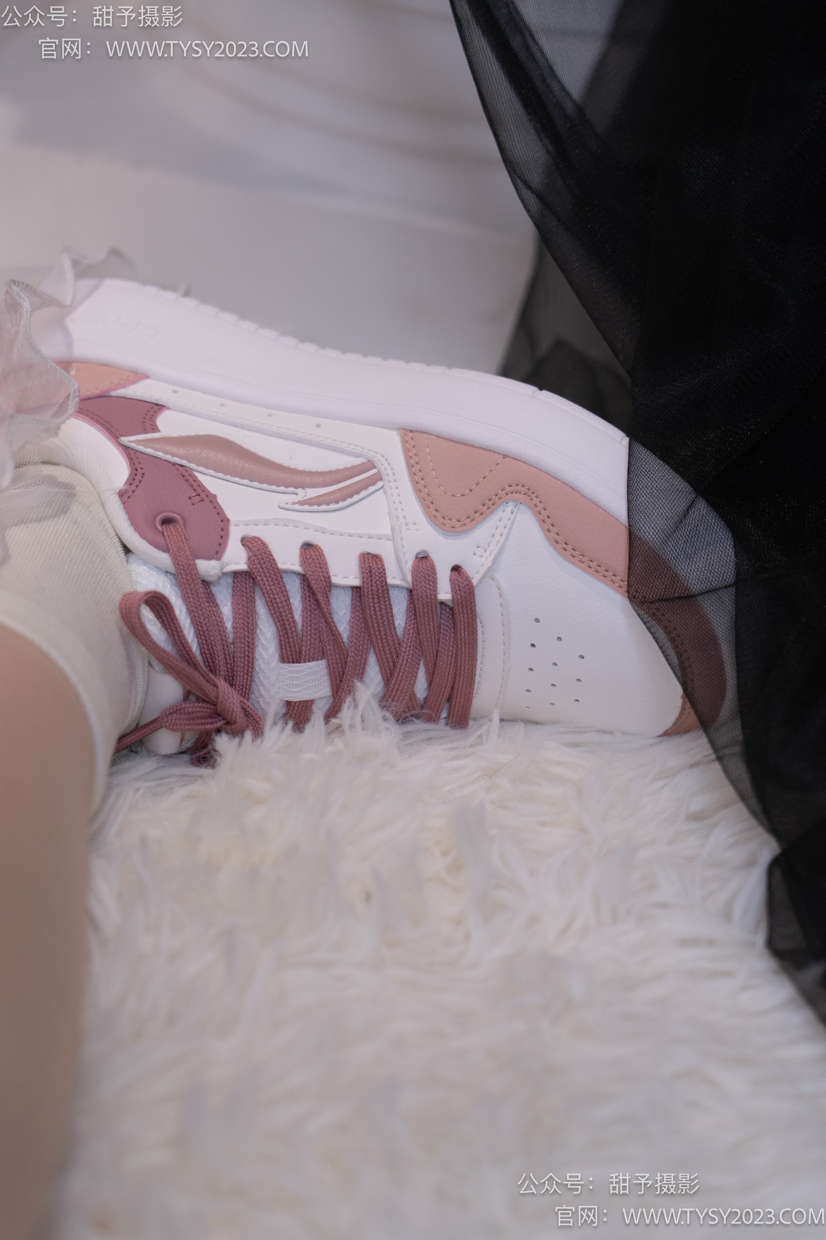 图片[28]-甜予摄影 NO.001 璇璇-板鞋、白棉袜、肉丝[124P] – 速更版-美库