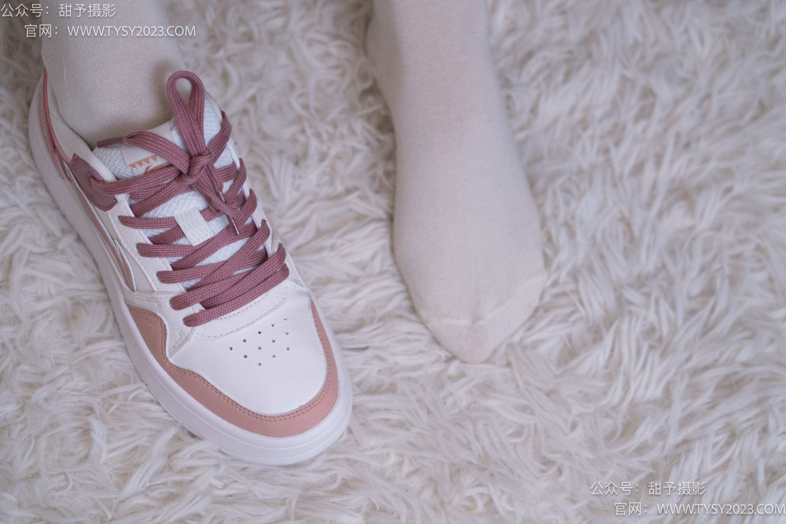 图片[37]-甜予摄影 NO.001 璇璇-板鞋、白棉袜、肉丝[124P] – 速更版-美库