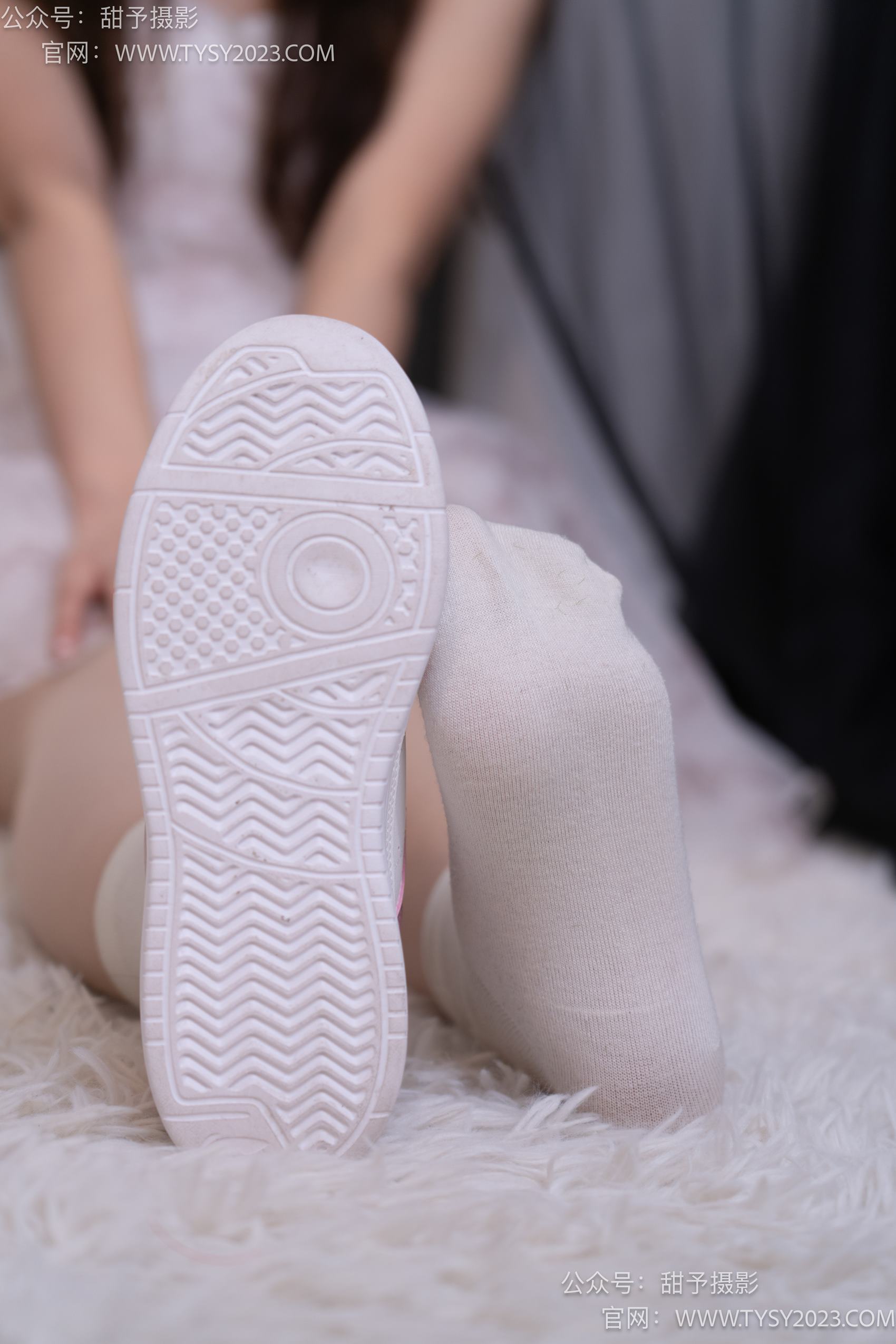 图片[38]-甜予摄影 NO.001 璇璇-板鞋、白棉袜、肉丝[124P] – 速更版-美库