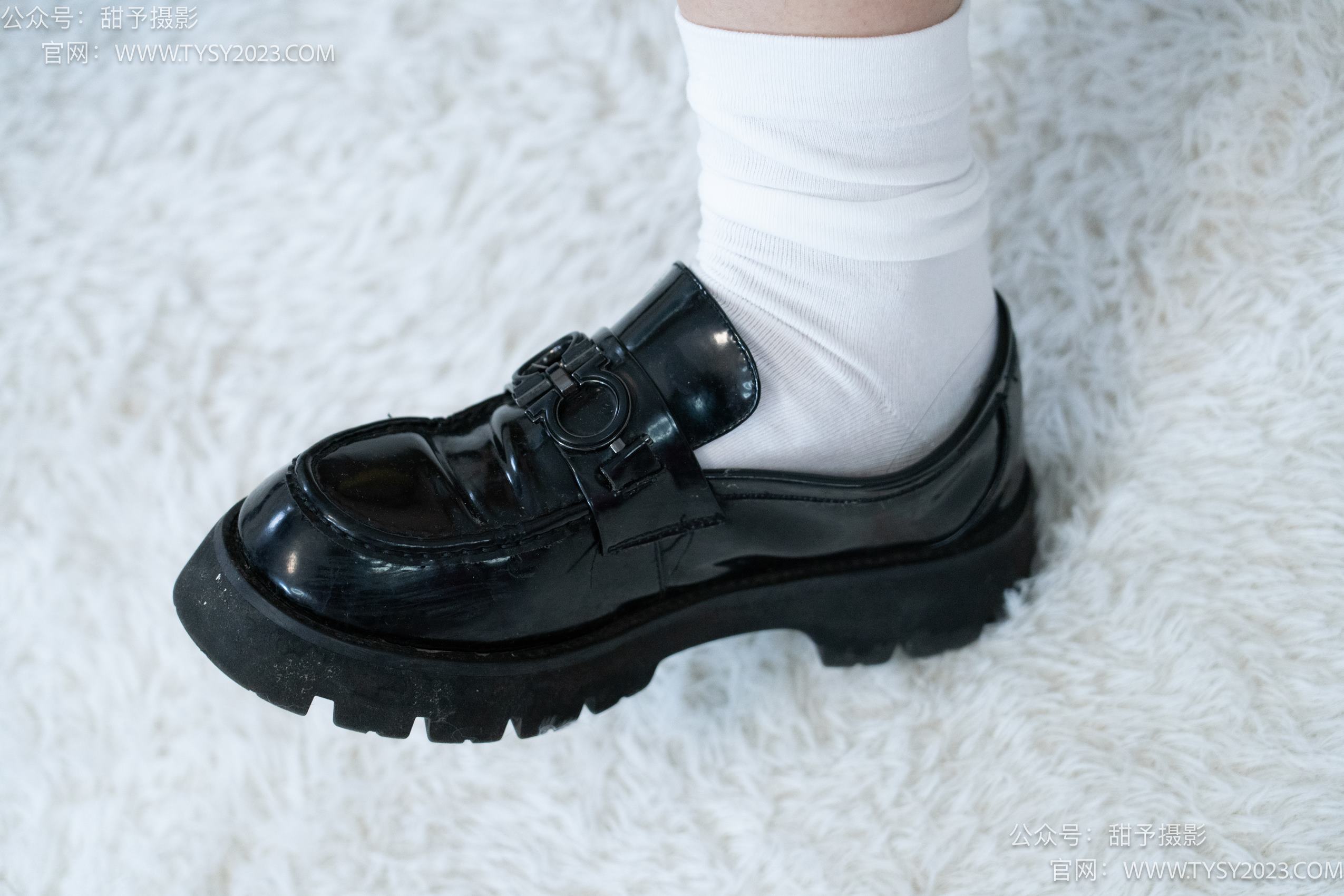 图片[13]-甜予摄影 NO.003 鱼鱼-皮鞋、白棉袜、裸足[123P] – 速更版-美库