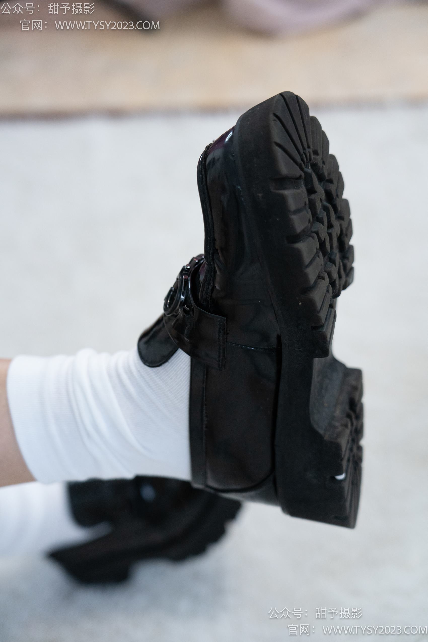 图片[15]-甜予摄影 NO.003 鱼鱼-皮鞋、白棉袜、裸足[123P] – 速更版-美库