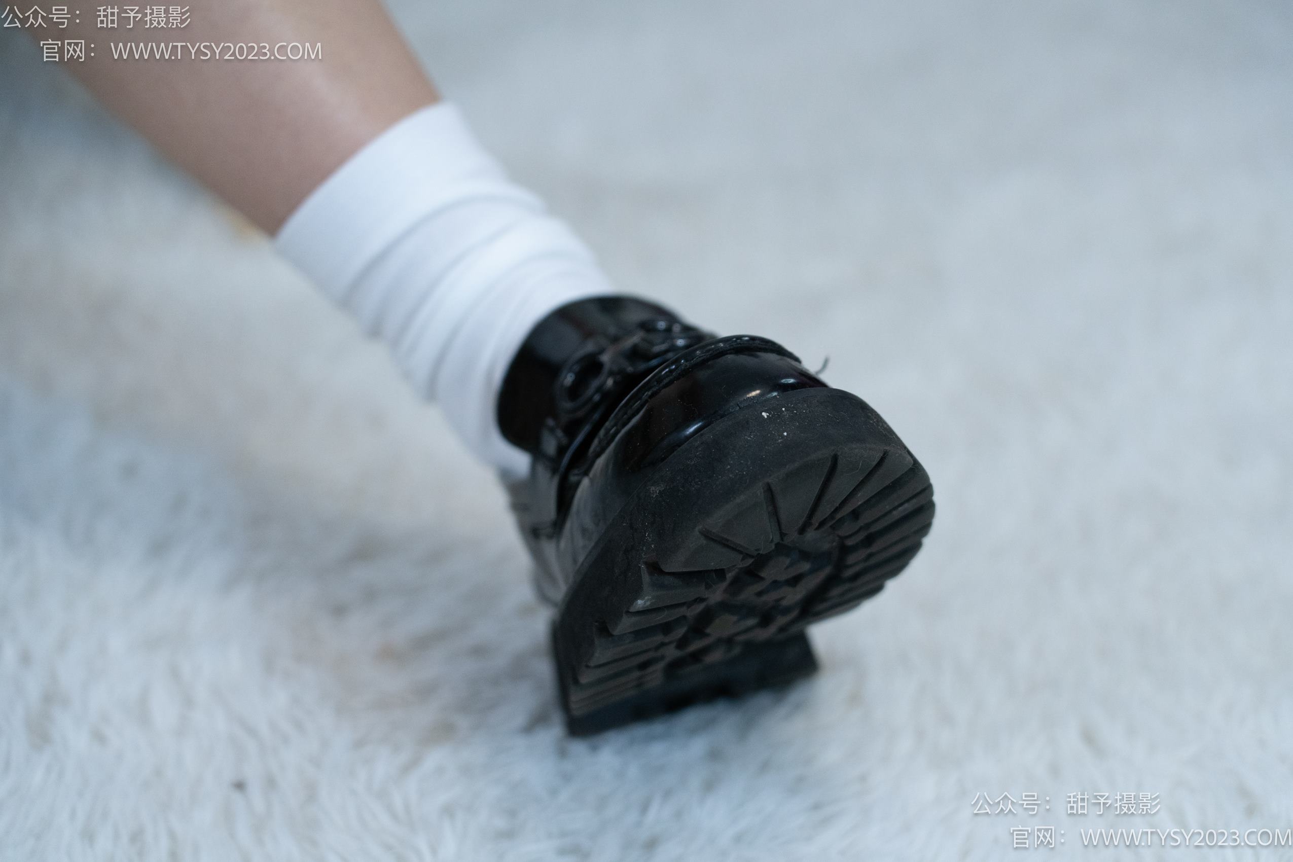 图片[16]-甜予摄影 NO.003 鱼鱼-皮鞋、白棉袜、裸足[123P] – 速更版-美库