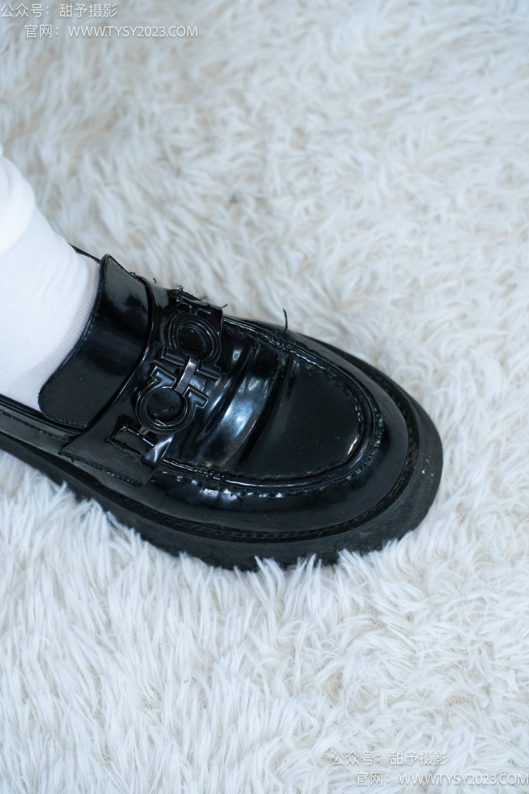 图片[18]-甜予摄影 NO.003 鱼鱼-皮鞋、白棉袜、裸足[123P] – 速更版-美库