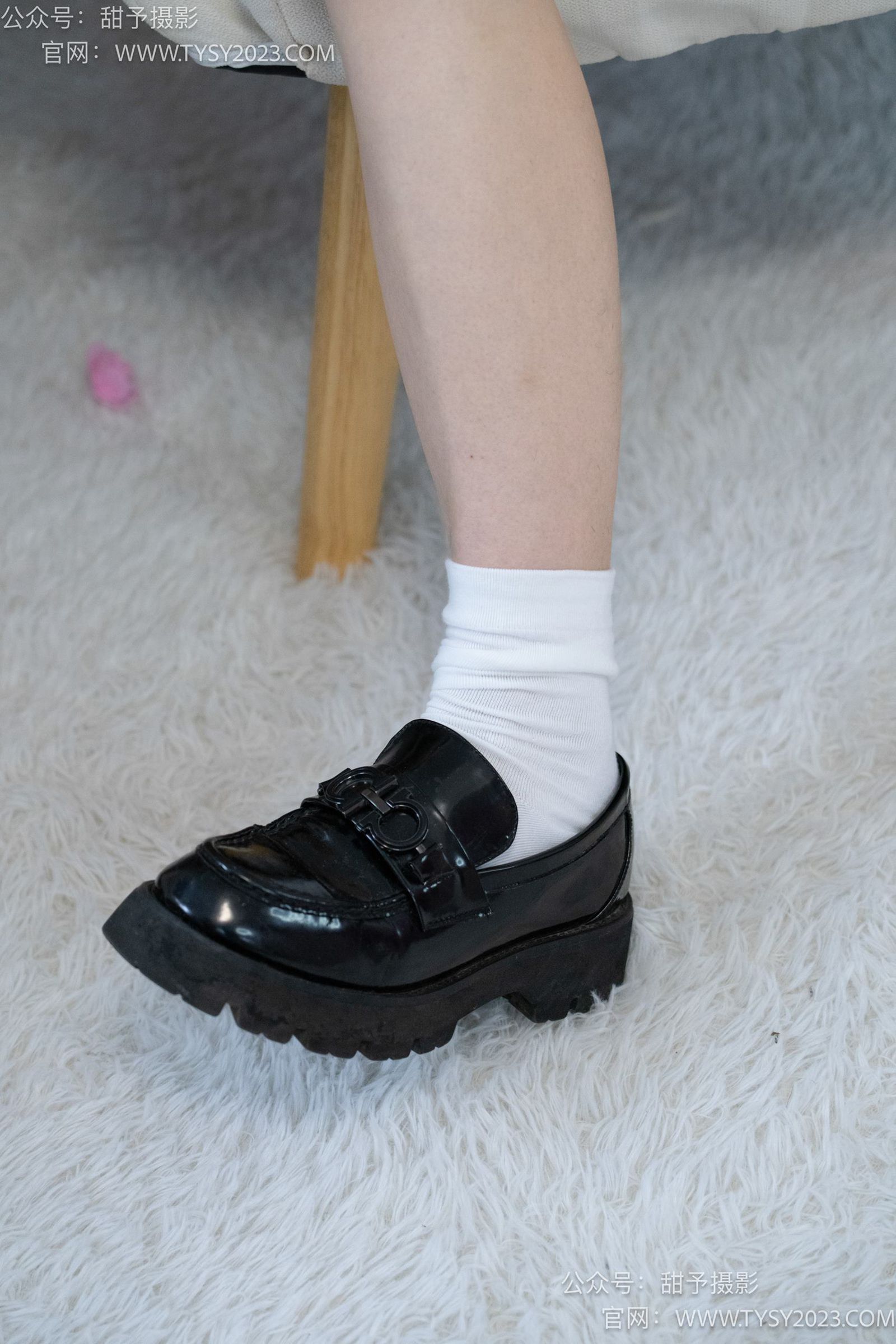 图片[29]-甜予摄影 NO.003 鱼鱼-皮鞋、白棉袜、裸足[123P] – 速更版-美库