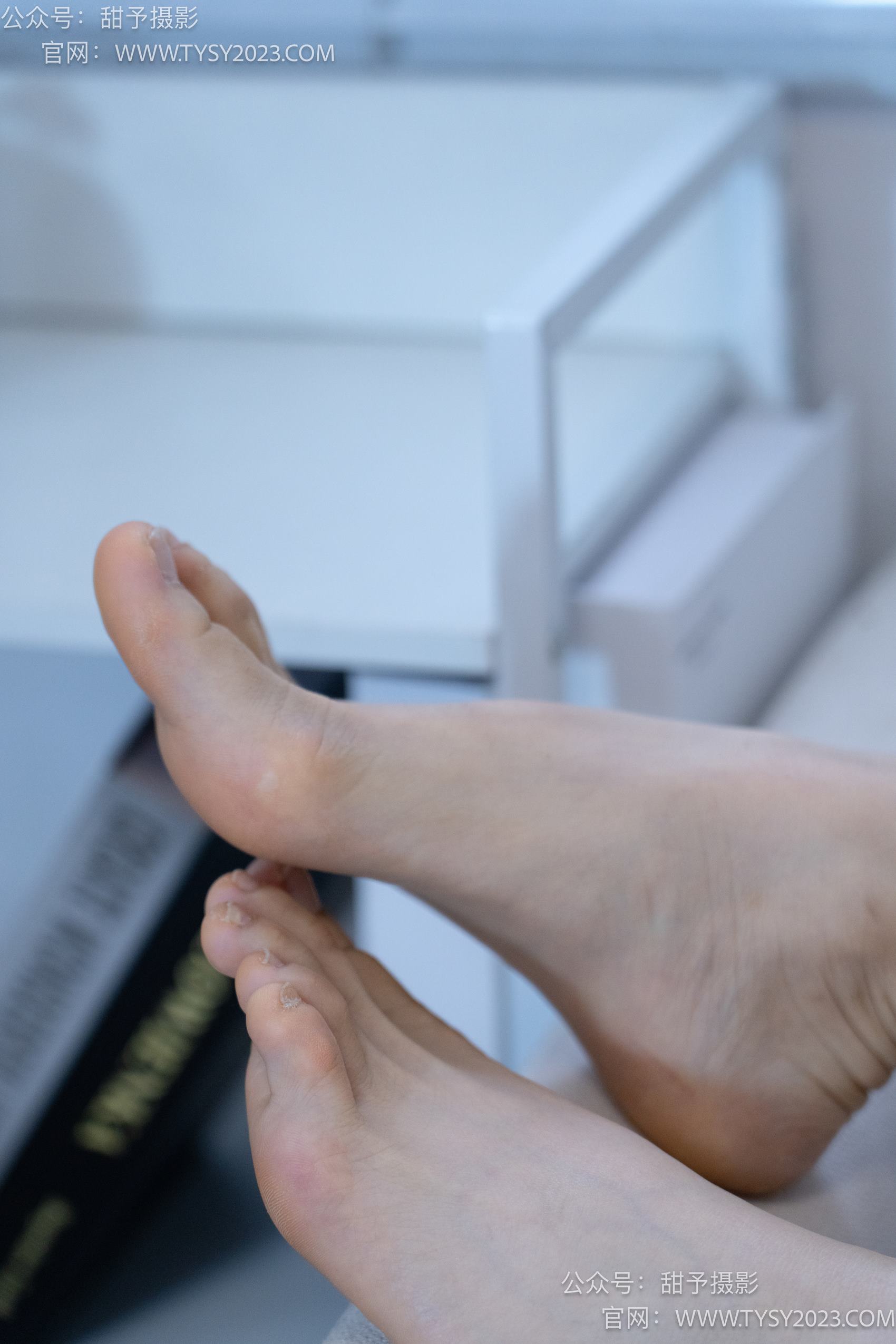 图片[104]-甜予摄影 NO.003 鱼鱼-皮鞋、白棉袜、裸足[123P] – 速更版-美库