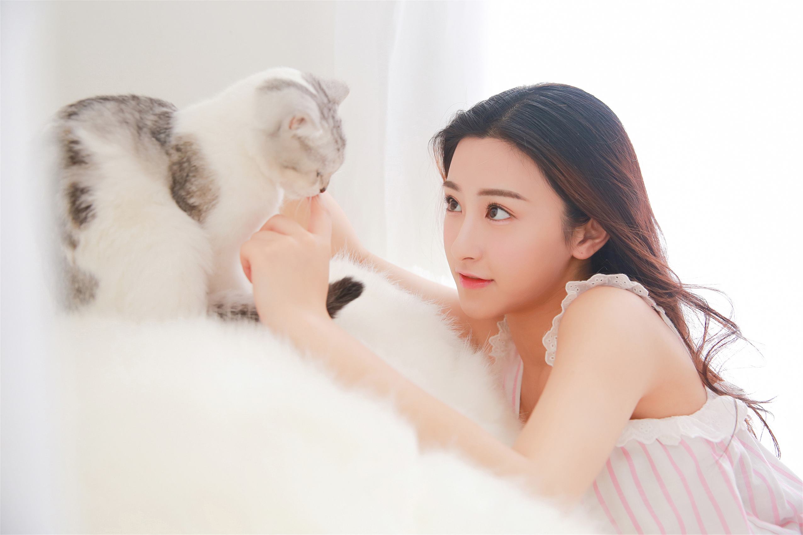 图片[32]-[YALAYI雅拉伊]2023.12.05 NO.1107 她的猫[34+1P] – 速更版-美库