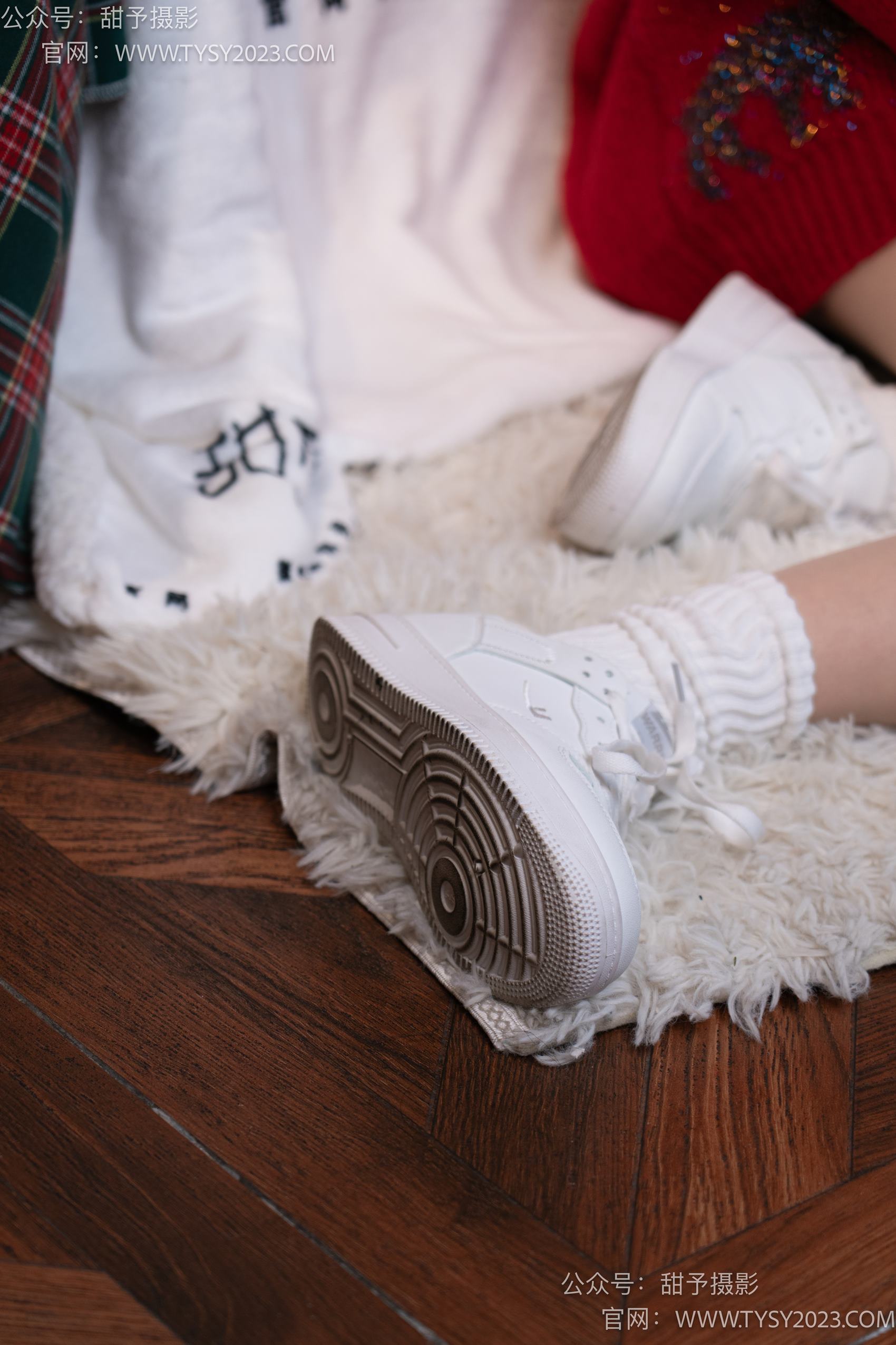 图片[24]-甜予摄影 NO.004 璇璇-板鞋、白棉袜、肉丝[104P] – 速更版-美库