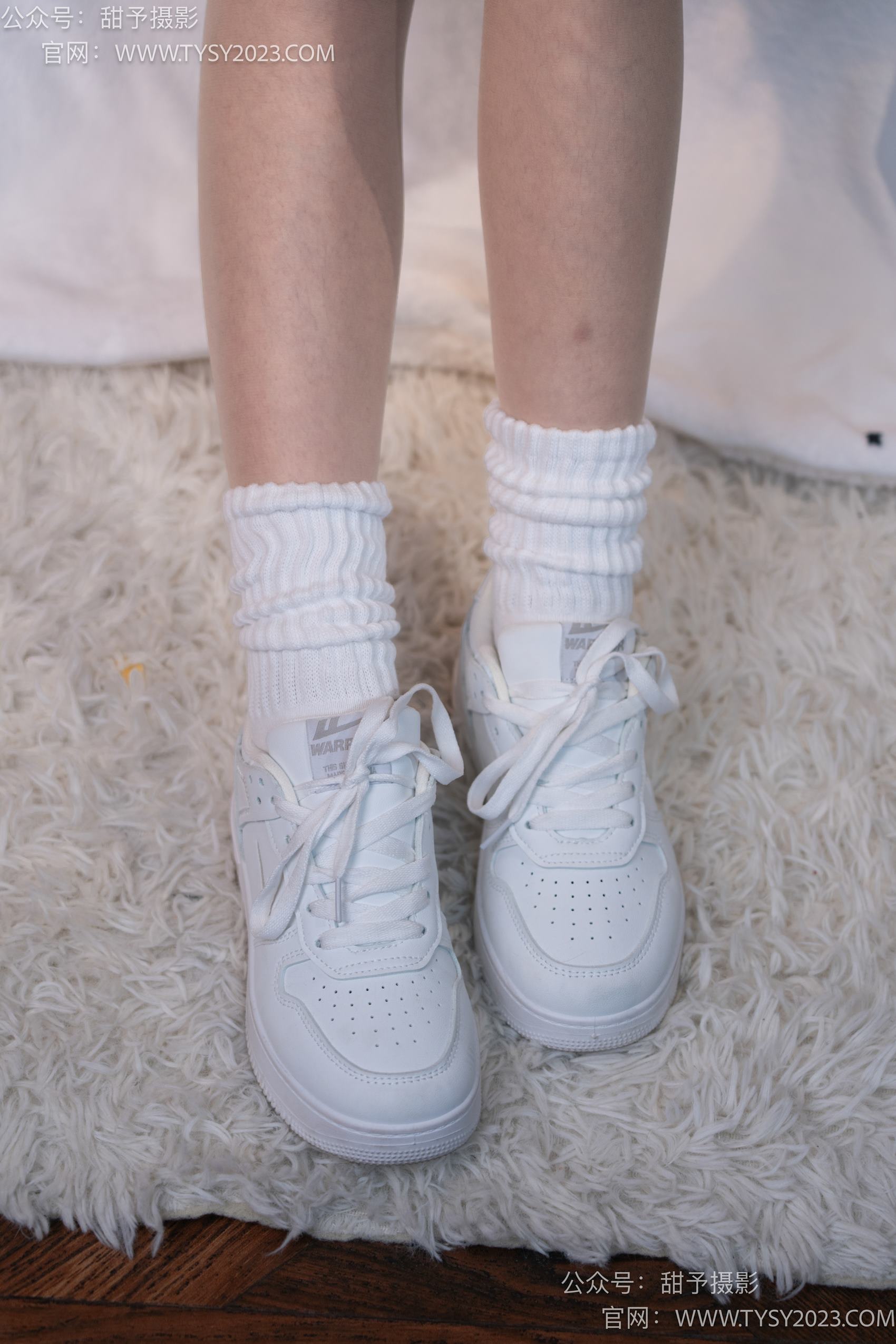 图片[101]-甜予摄影 NO.004 璇璇-板鞋、白棉袜、肉丝[104P] – 速更版-美库