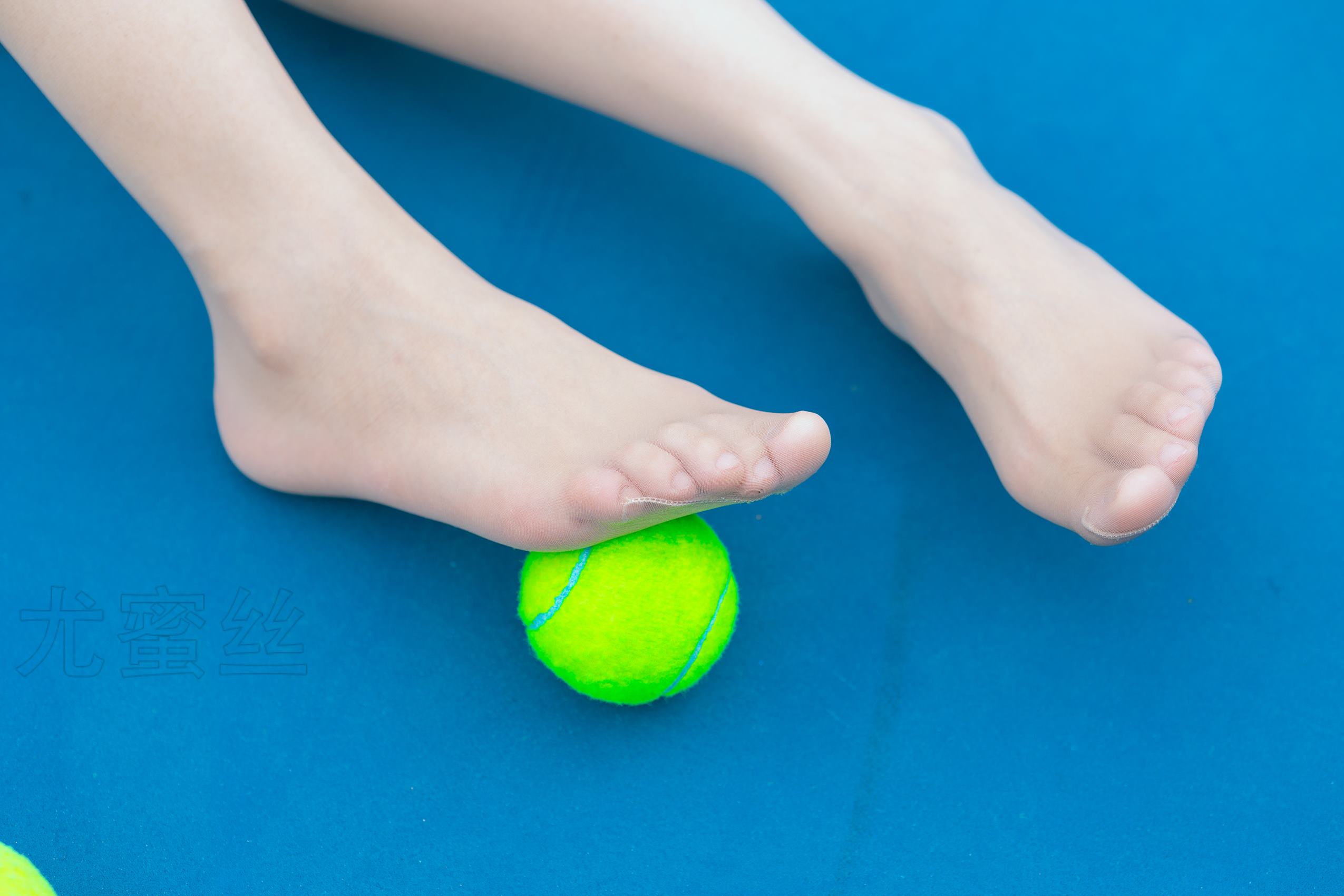 图片[21]-尤蜜丝  穿搭推广展示图集 黑丝肉丝对对碰[75P] – 速更版-美库