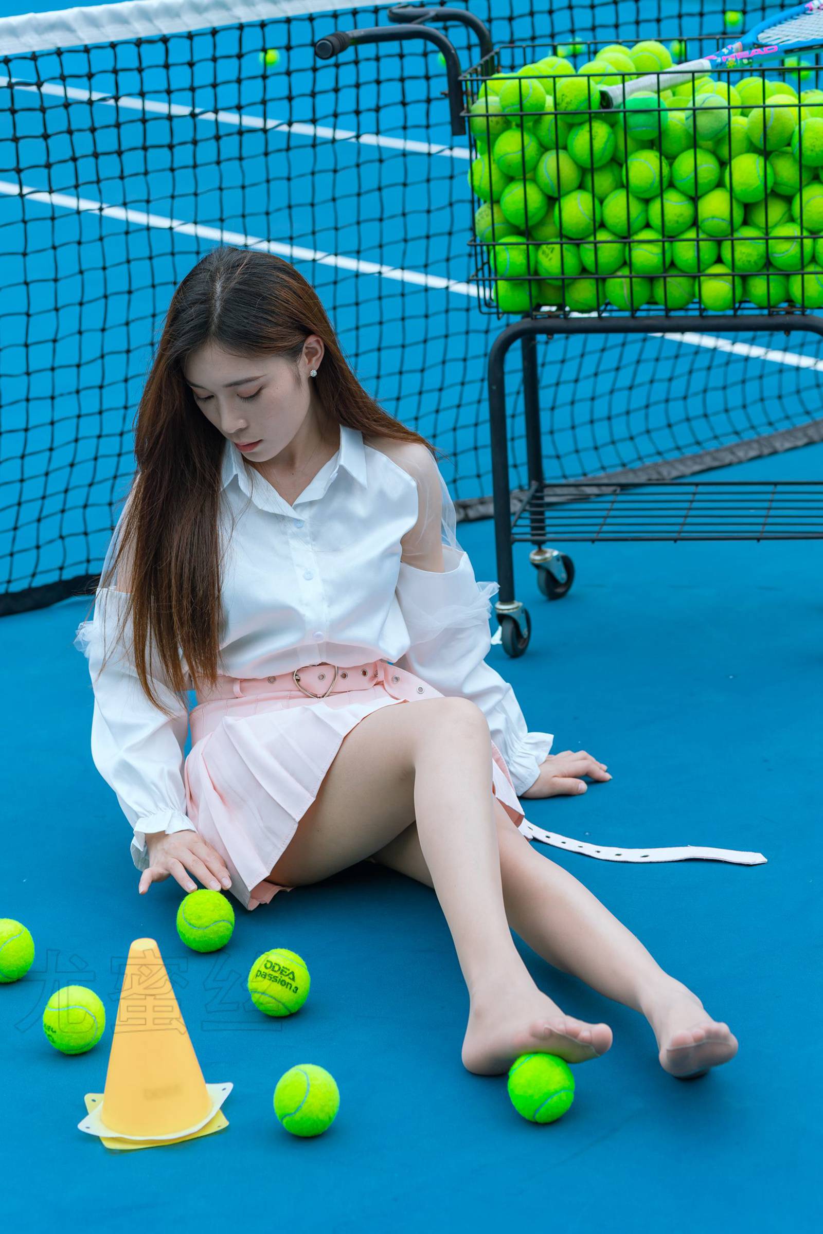 图片[22]-尤蜜丝  穿搭推广展示图集 黑丝肉丝对对碰[75P] – 速更版-美库