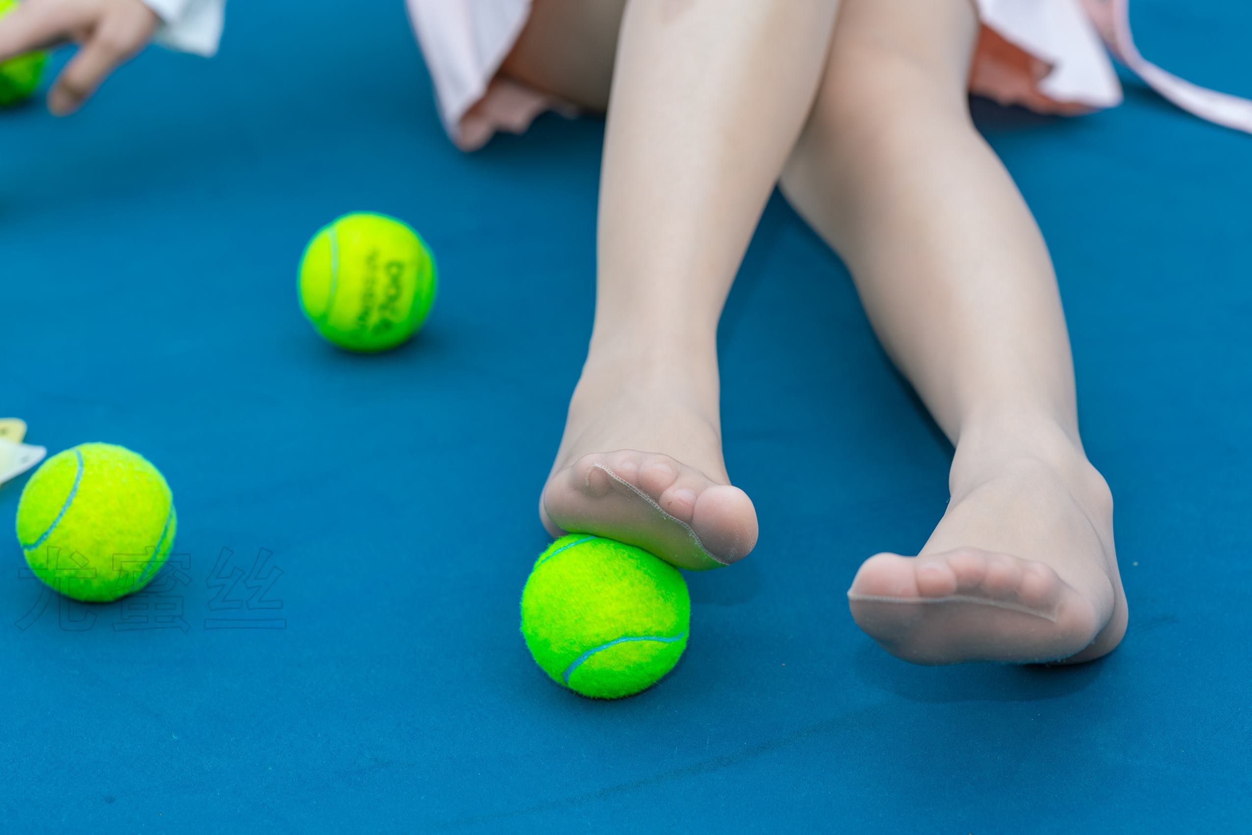 图片[26]-尤蜜丝  穿搭推广展示图集 黑丝肉丝对对碰[75P] – 速更版-美库