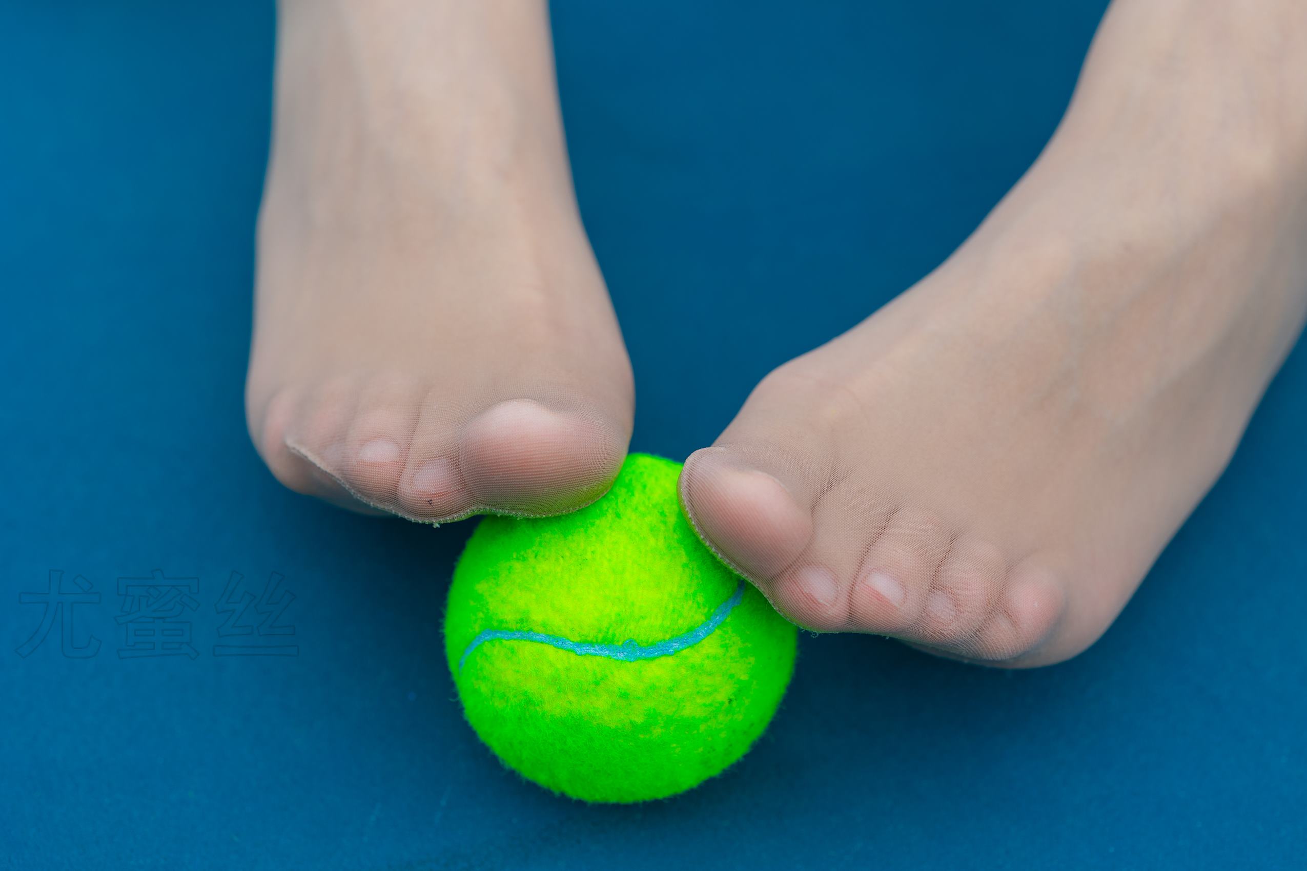 图片[28]-尤蜜丝  穿搭推广展示图集 黑丝肉丝对对碰[75P] – 速更版-美库