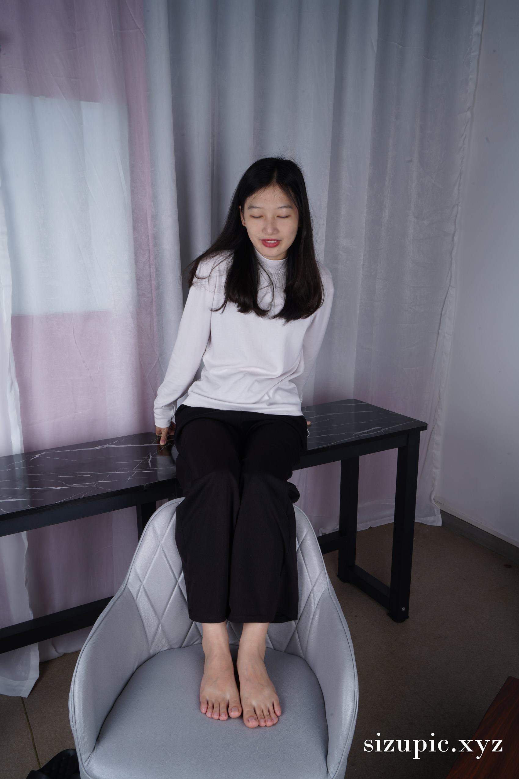 图片[39]-Pary摄影 NO.139 新模燕玲首次拍照就能大方展示美脚[100P] – 速更版-美库