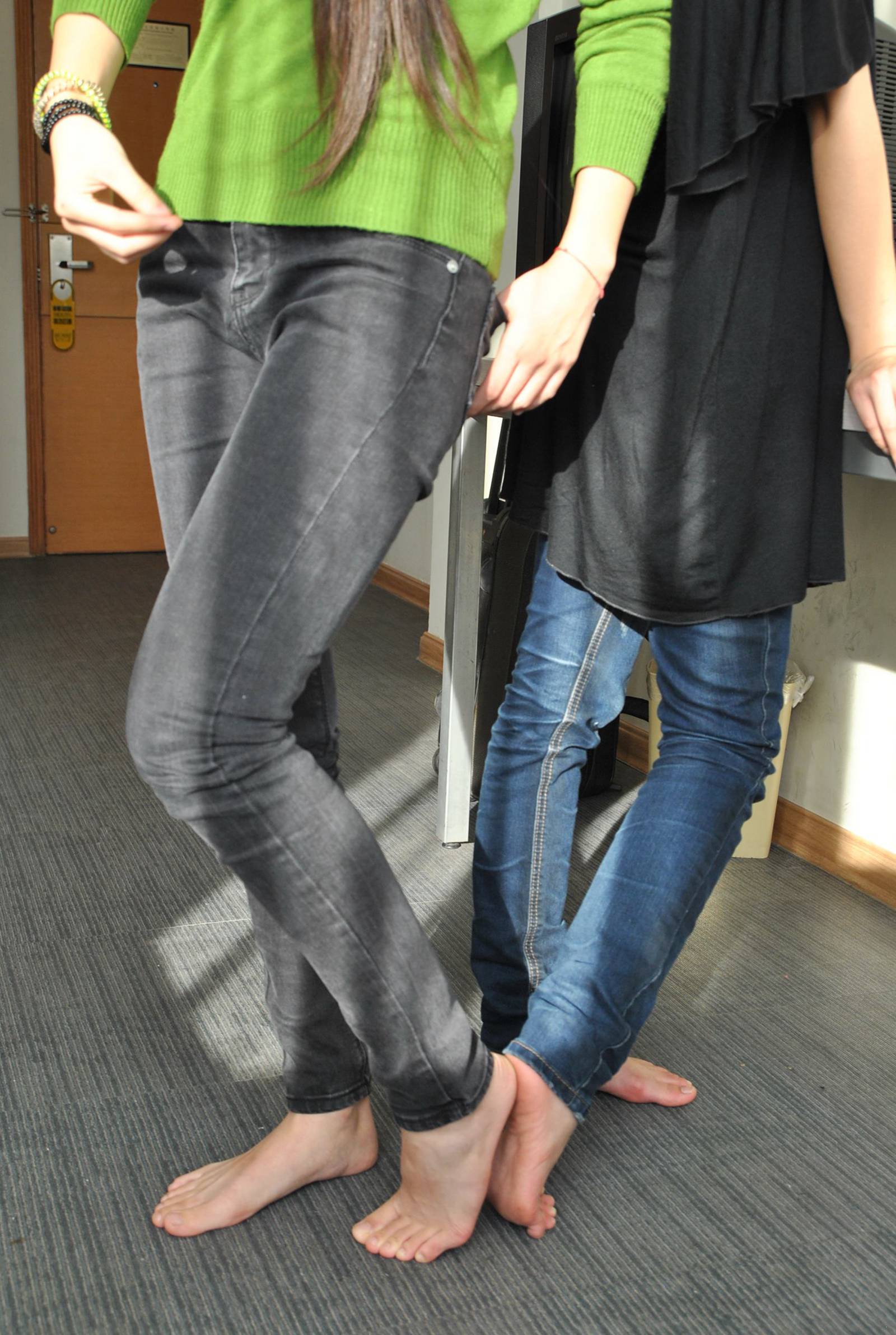 图片[39]-自由摄影 No.163 两个清纯的大学生在脚斗 [96P] – 速更版-美库