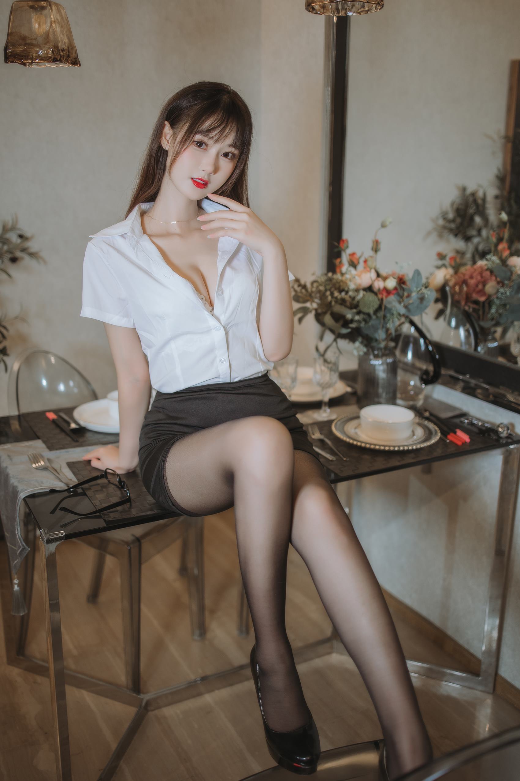 图片[16]-羽生三未图集  – 黑丝包臀OL[25P] – 速更版-美库