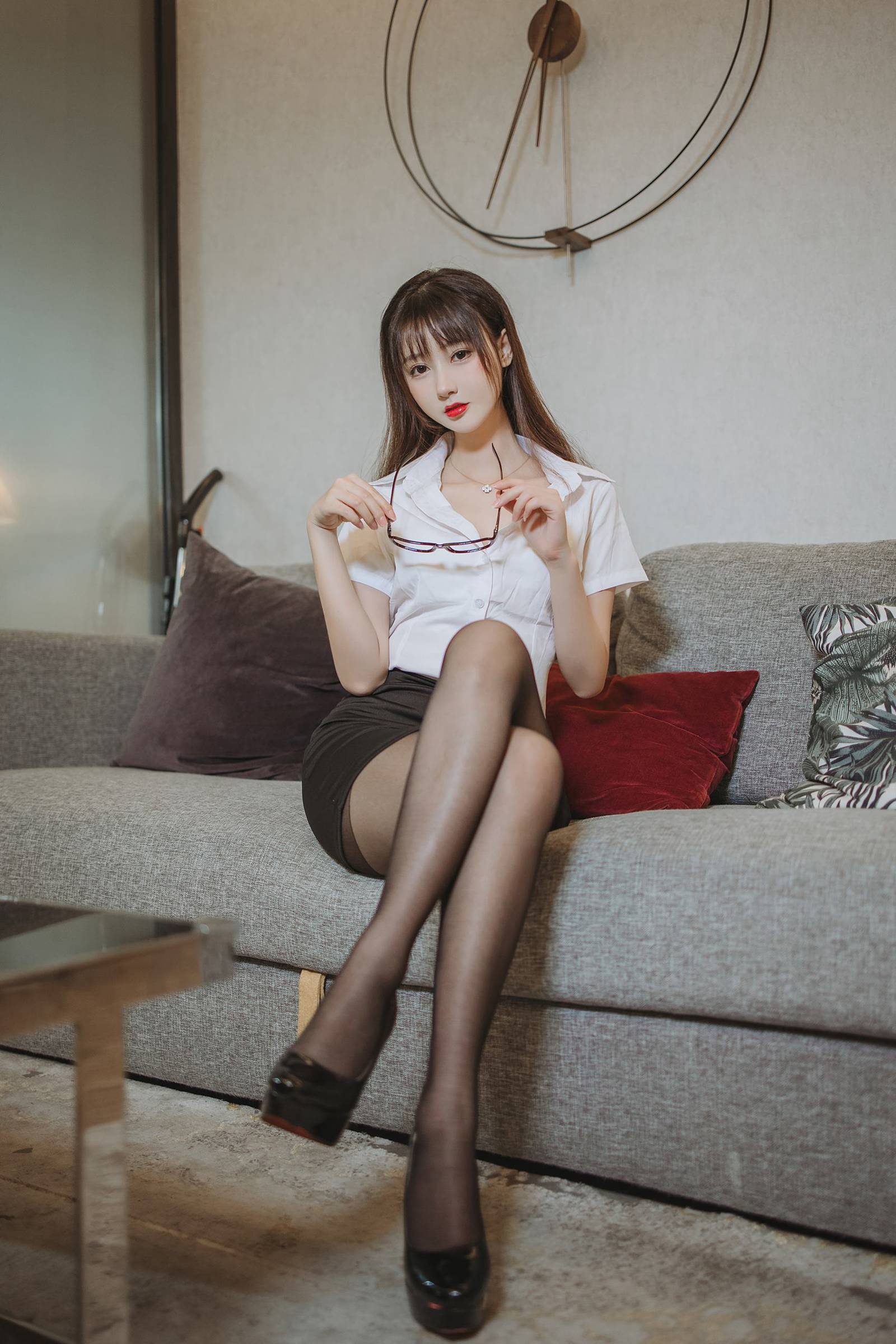 图片[17]-羽生三未图集  – 黑丝包臀OL[25P] – 速更版-美库