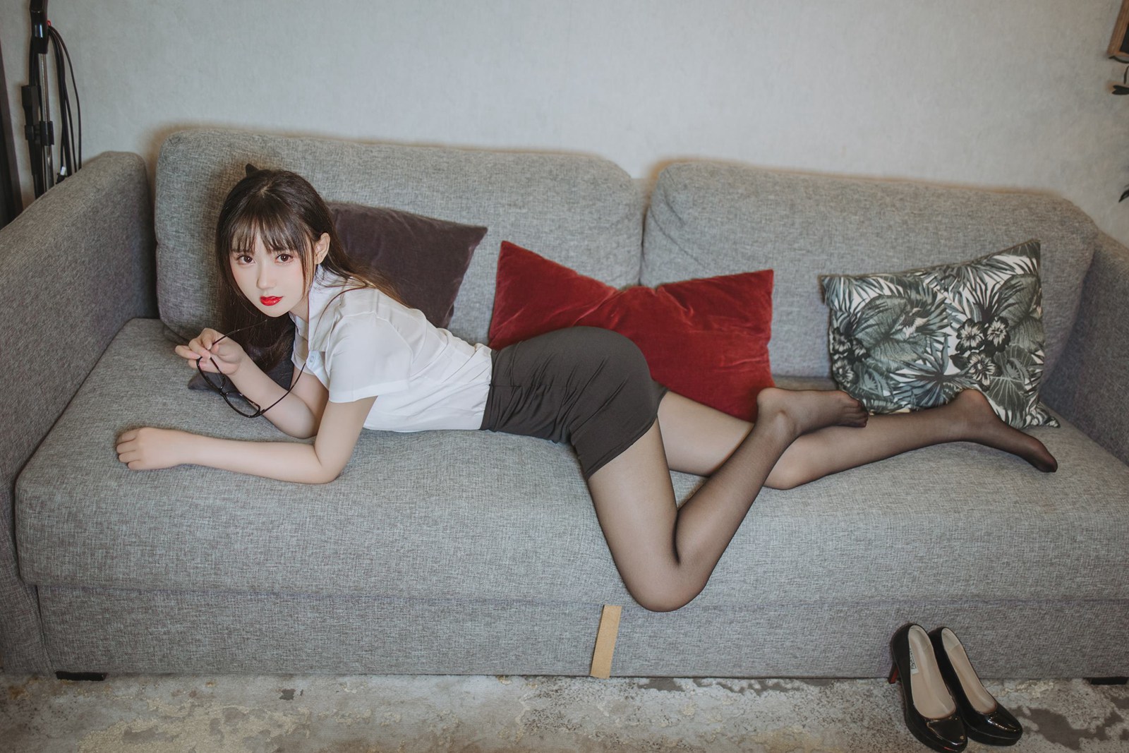 图片[22]-羽生三未图集  – 黑丝包臀OL[25P] – 速更版-美库