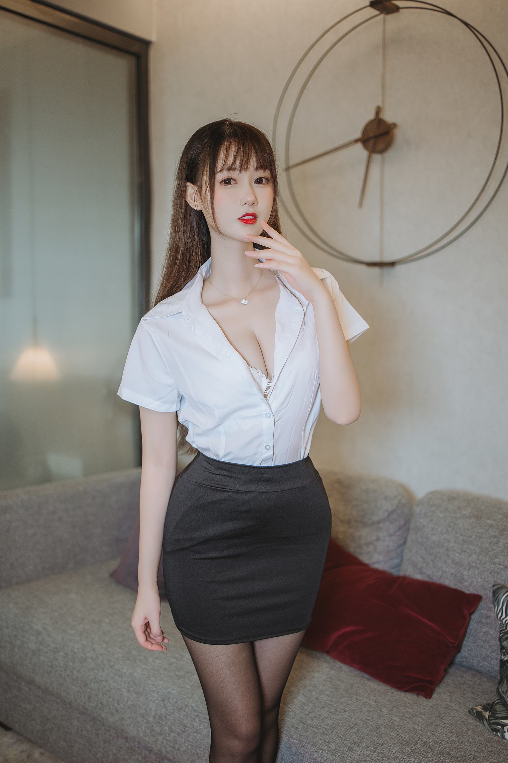 图片[23]-羽生三未图集  – 黑丝包臀OL[25P] – 速更版-美库