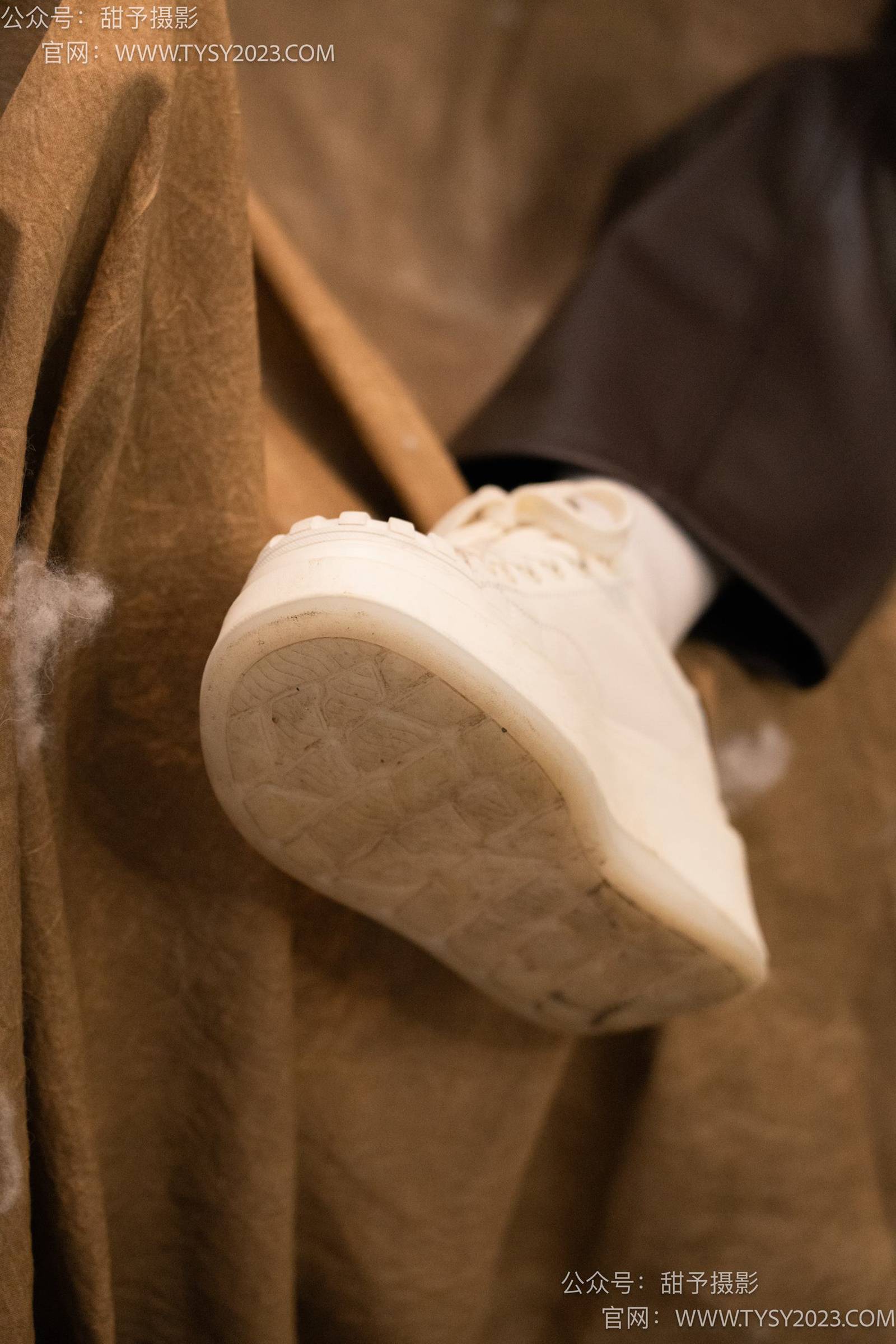 图片[10]-甜予摄影 NO.005 齐齐-板鞋、白棉袜、裸足[122P] – 速更版-美库