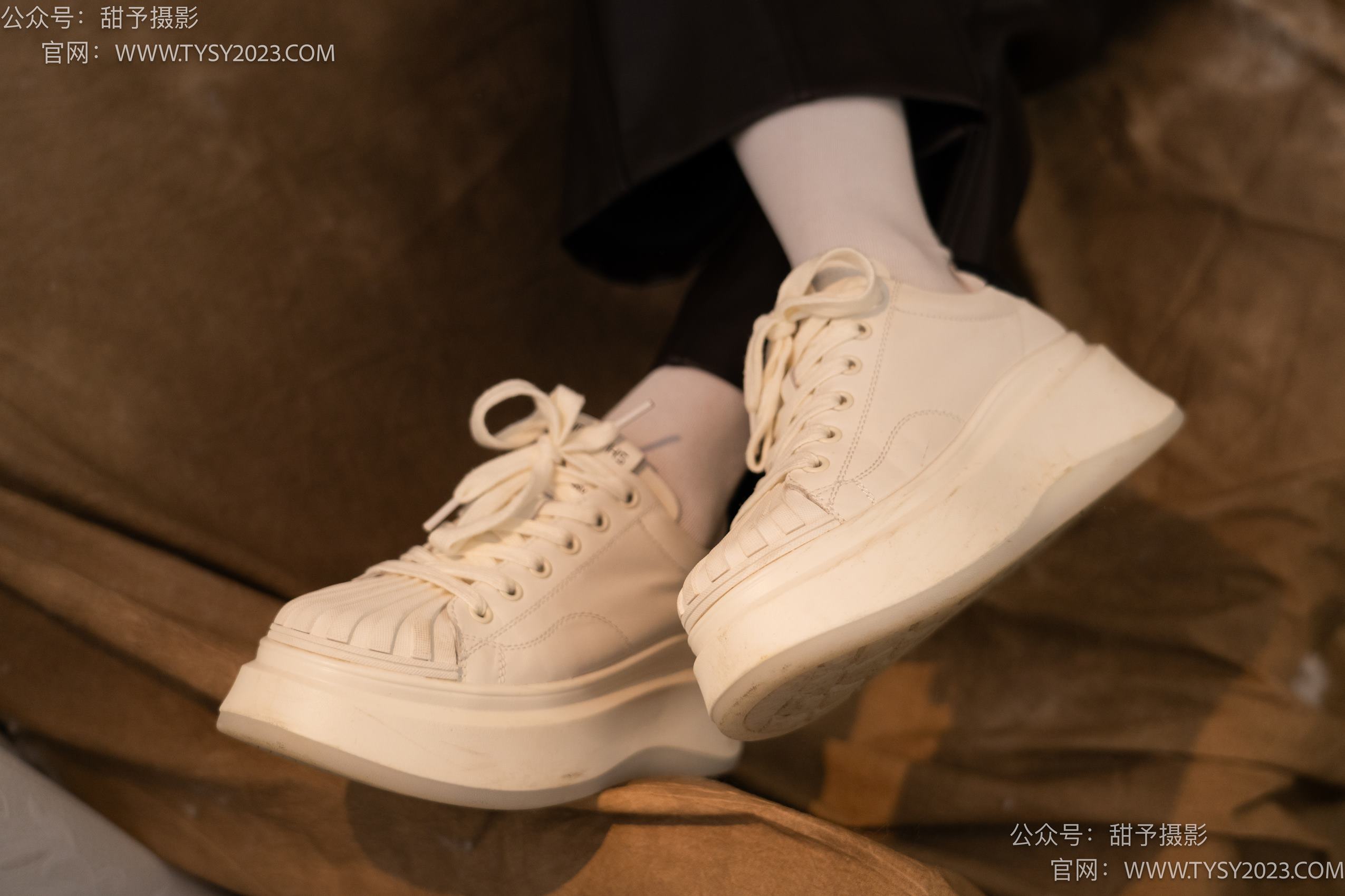 图片[14]-甜予摄影 NO.005 齐齐-板鞋、白棉袜、裸足[122P] – 速更版-美库