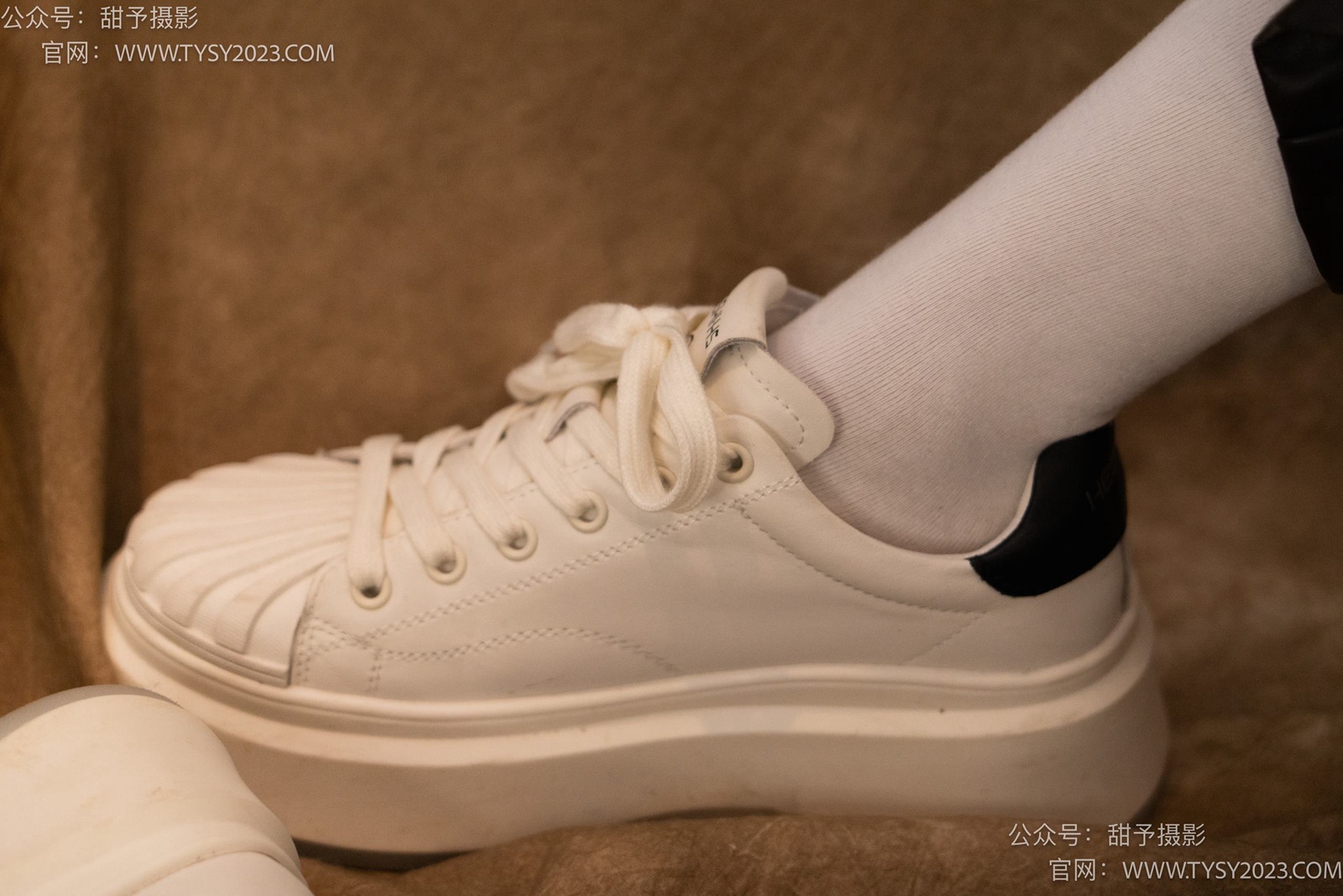 图片[29]-甜予摄影 NO.005 齐齐-板鞋、白棉袜、裸足[122P] – 速更版-美库