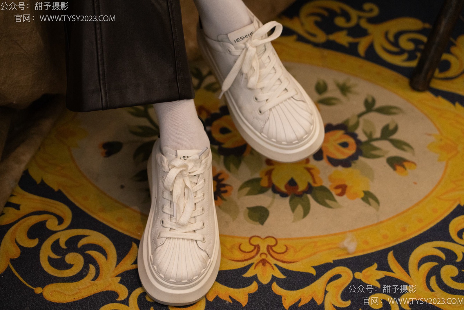 图片[35]-甜予摄影 NO.005 齐齐-板鞋、白棉袜、裸足[122P] – 速更版-美库