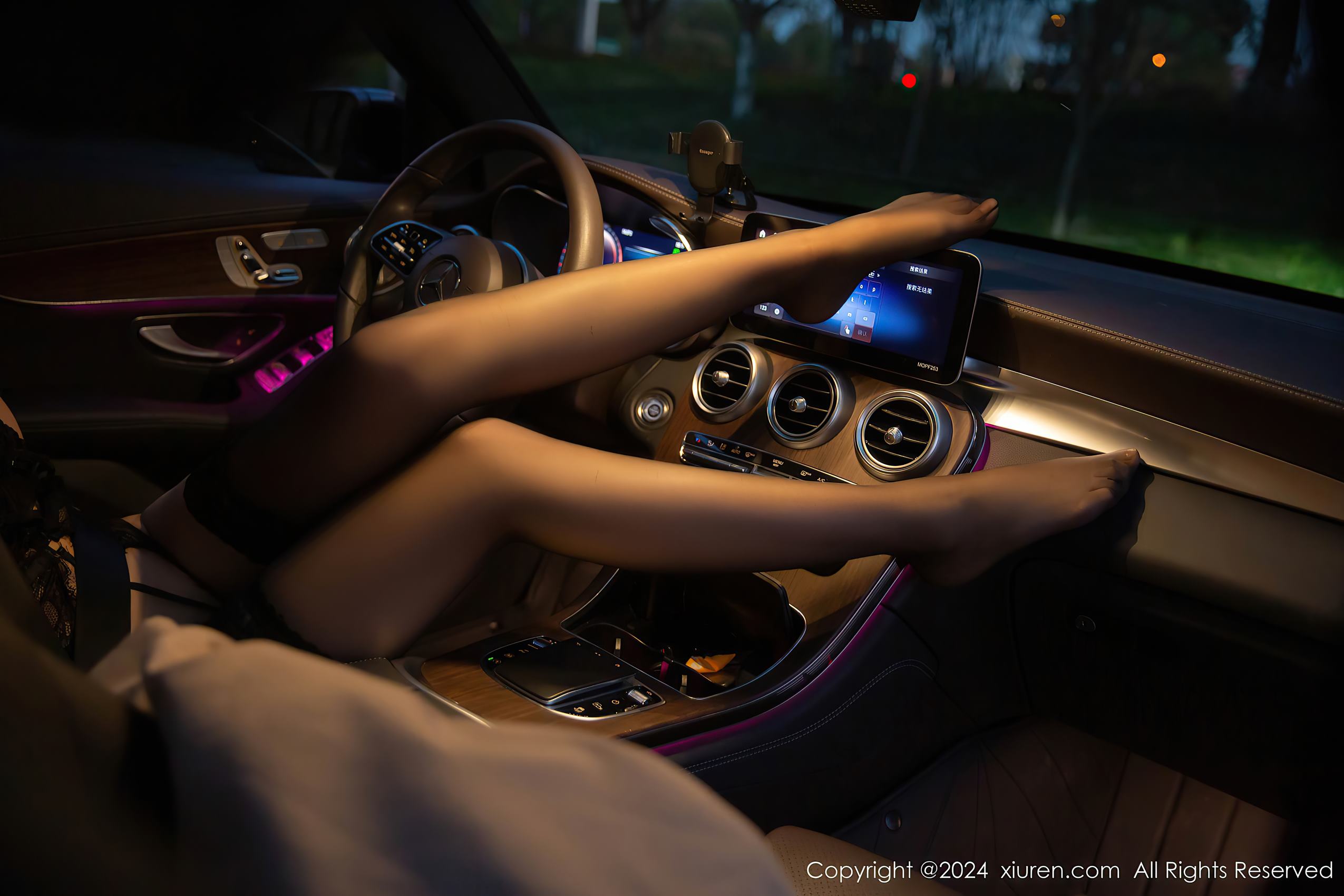 图片[15]-[Xiuren秀人网]2024.04.10 NO.8371 绮里嘉ula 顺风车上 [16+1P] – 速更版-美库