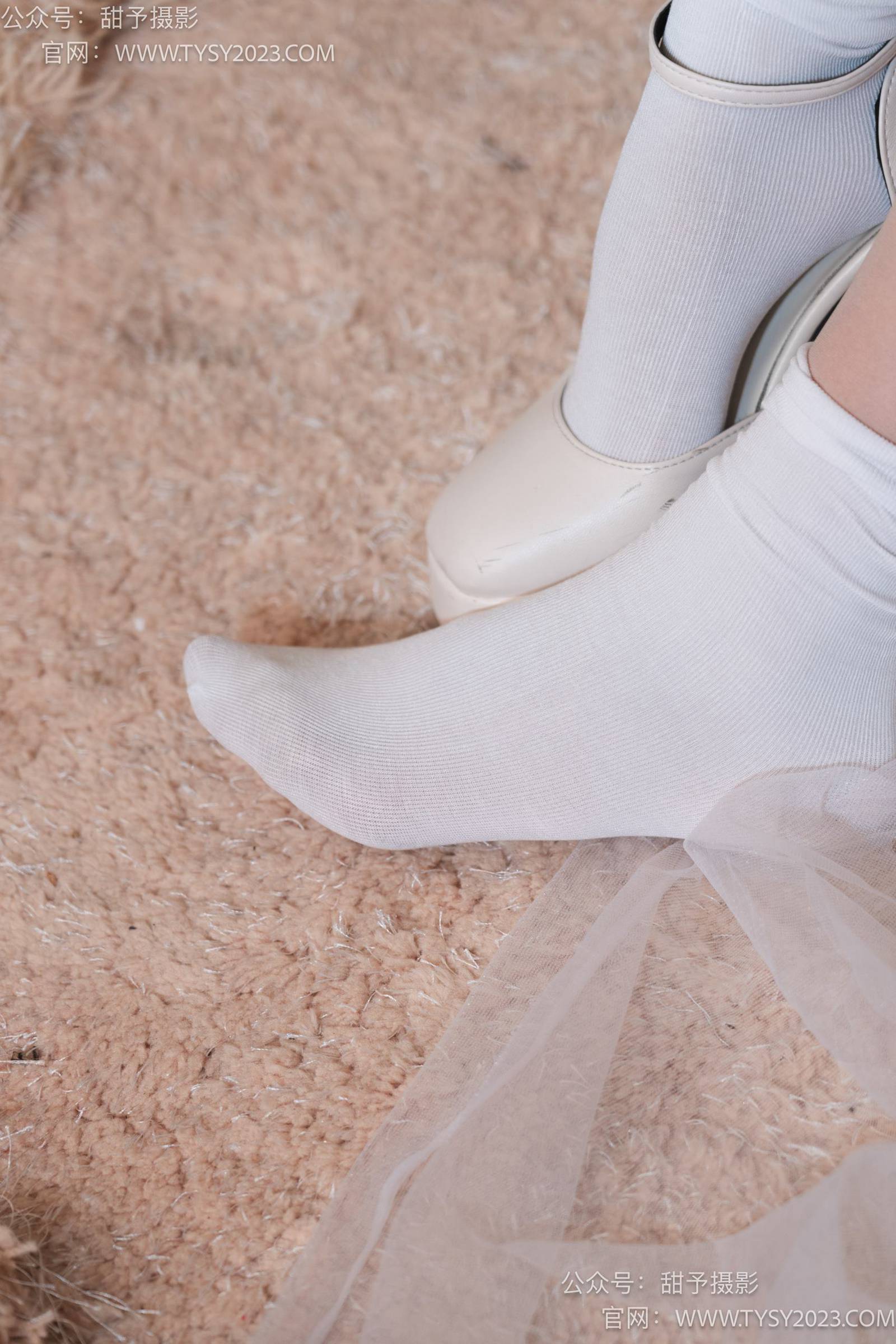 图片[36]-甜予摄影 NO.006 鱼鱼-高跟鞋、白棉袜、肉丝[124P] – 速更版-美库