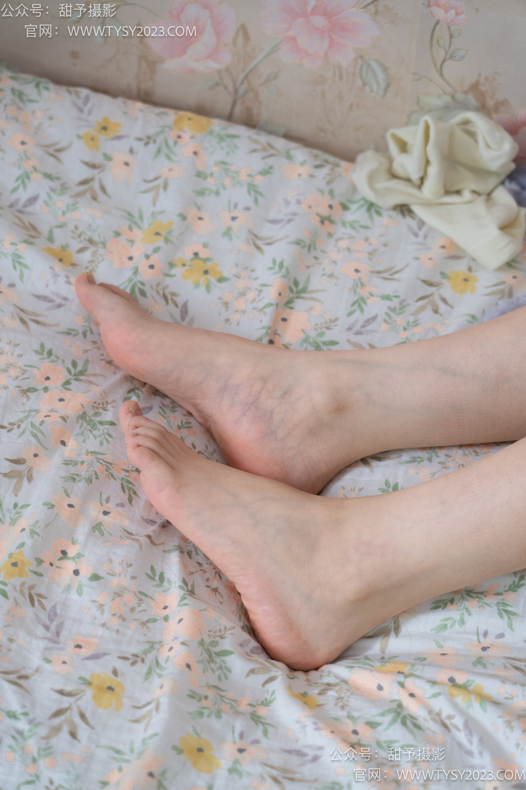 图片[23]-甜予摄影 NO.007 璇璇-板鞋、白棉袜、裸足[120P] – 速更版-美库