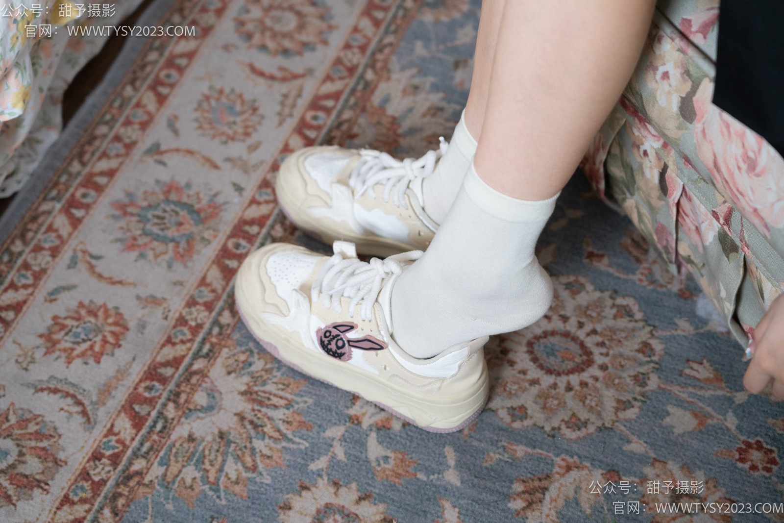 图片[100]-甜予摄影 NO.007 璇璇-板鞋、白棉袜、裸足[120P] – 速更版-美库