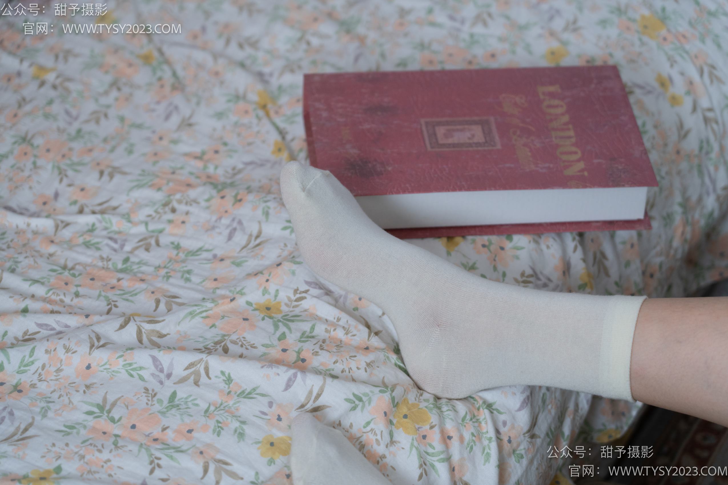 图片[102]-甜予摄影 NO.007 璇璇-板鞋、白棉袜、裸足[120P] – 速更版-美库