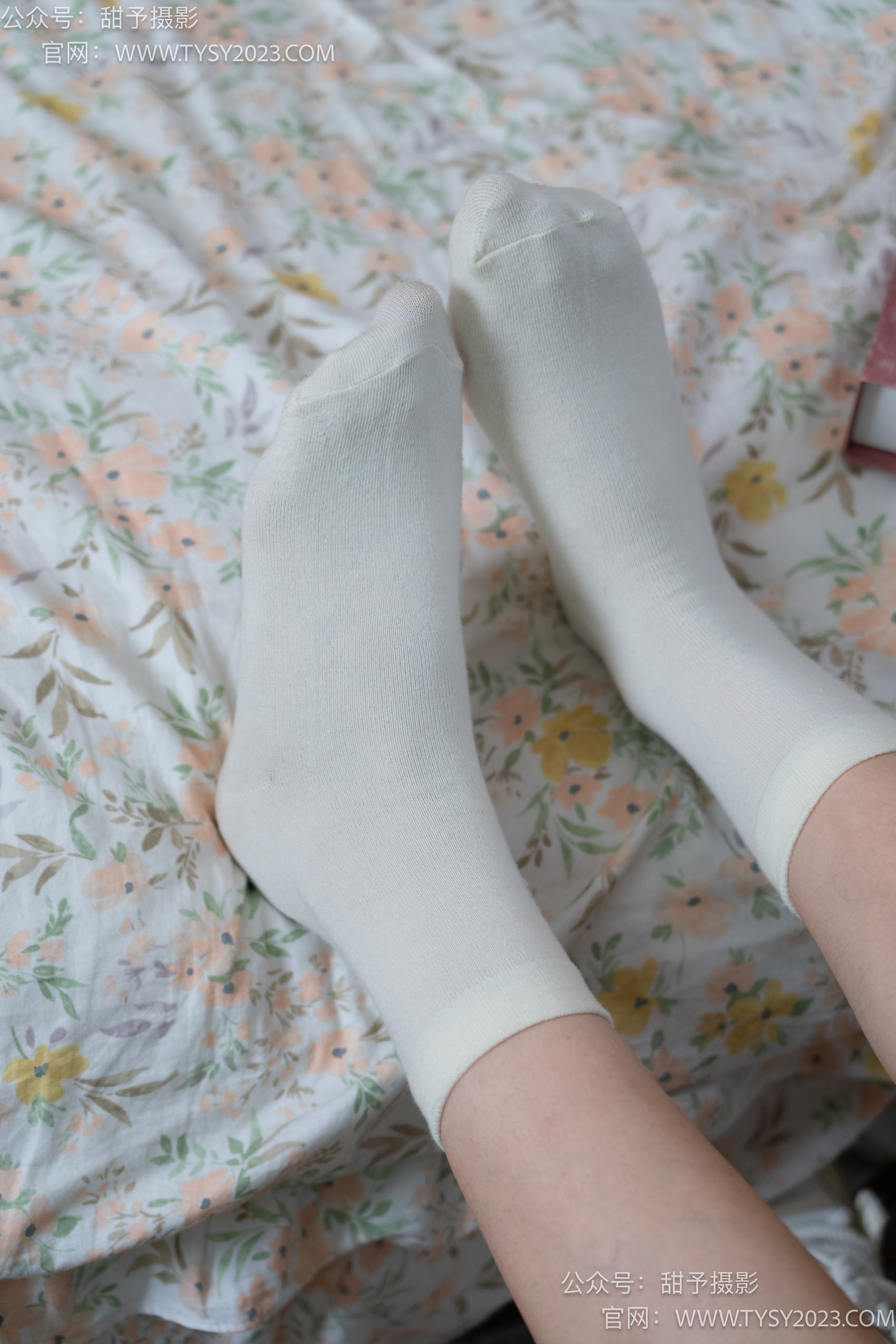 图片[114]-甜予摄影 NO.007 璇璇-板鞋、白棉袜、裸足[120P] – 速更版-美库
