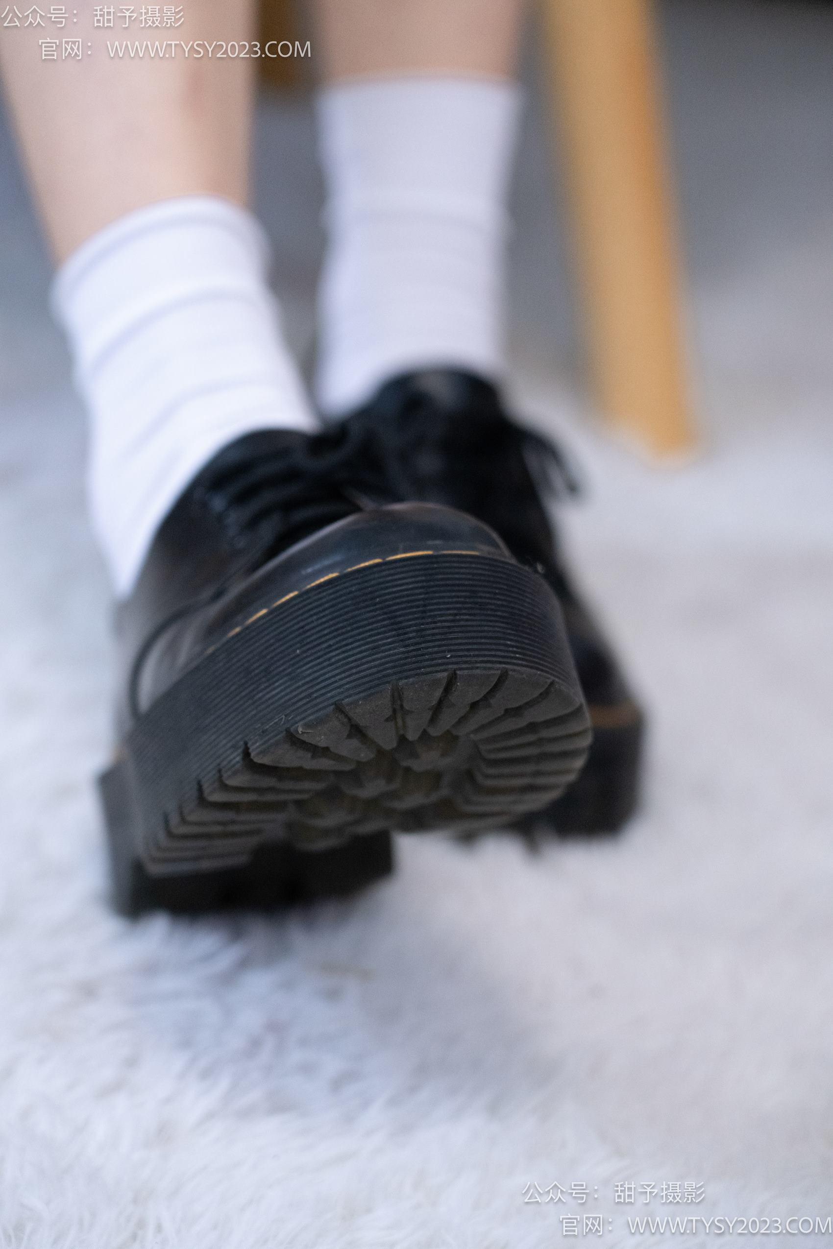 图片[18]-甜予摄影 NO.008 艺艺-皮鞋、白棉袜、裸足[122P] – 速更版-美库