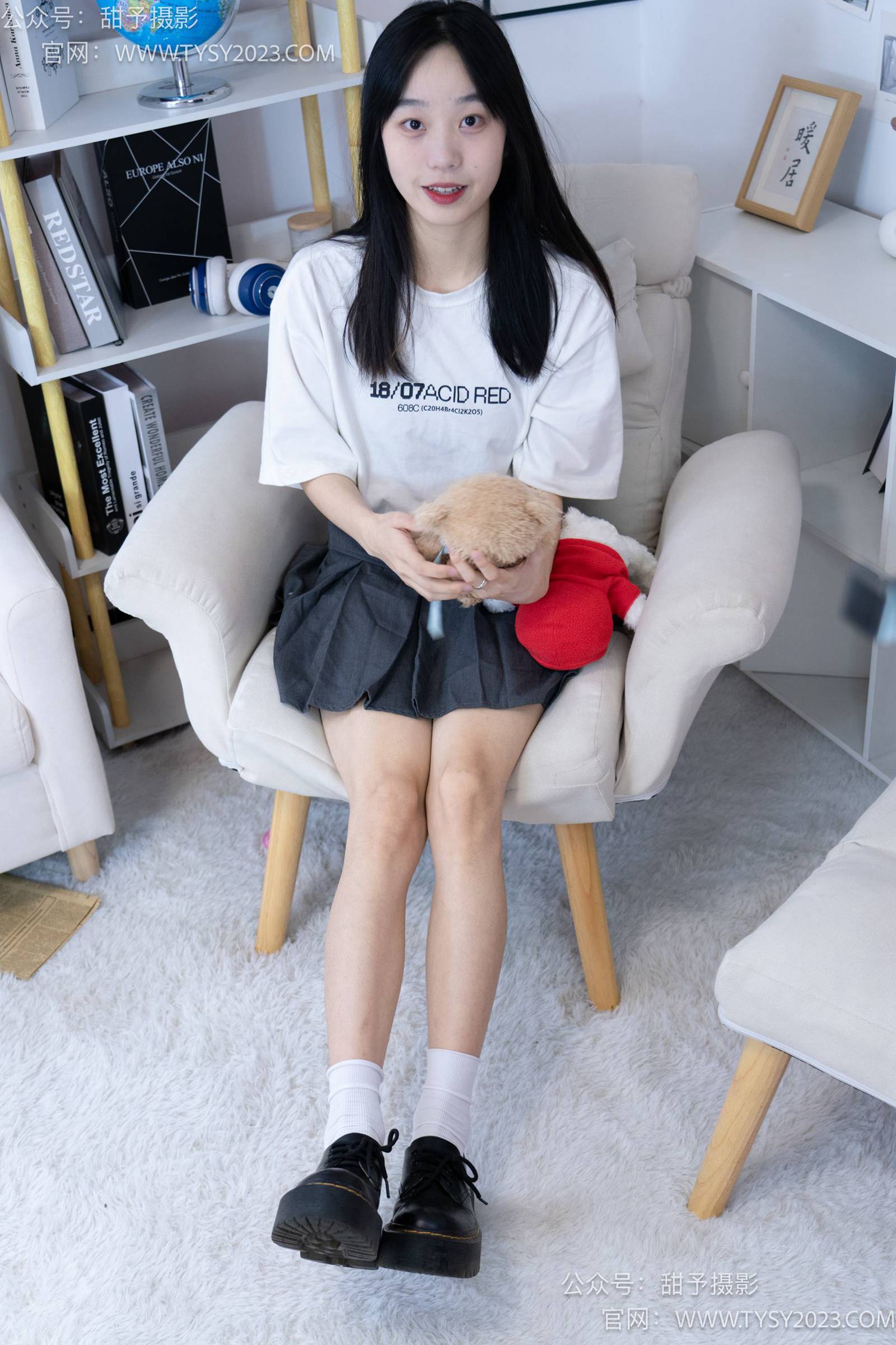 图片[22]-甜予摄影 NO.008 艺艺-皮鞋、白棉袜、裸足[122P] – 速更版-美库