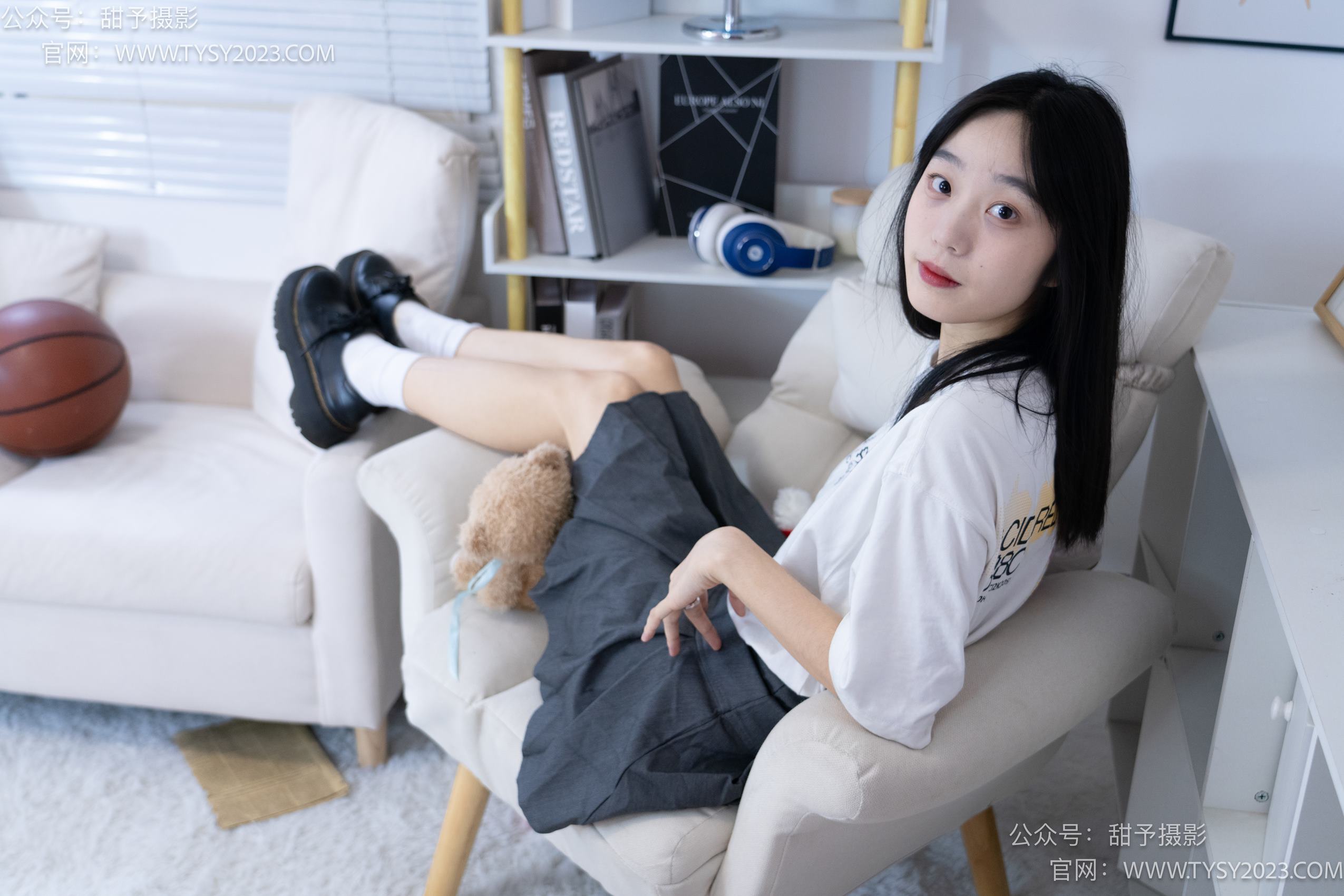 图片[24]-甜予摄影 NO.008 艺艺-皮鞋、白棉袜、裸足[122P] – 速更版-美库