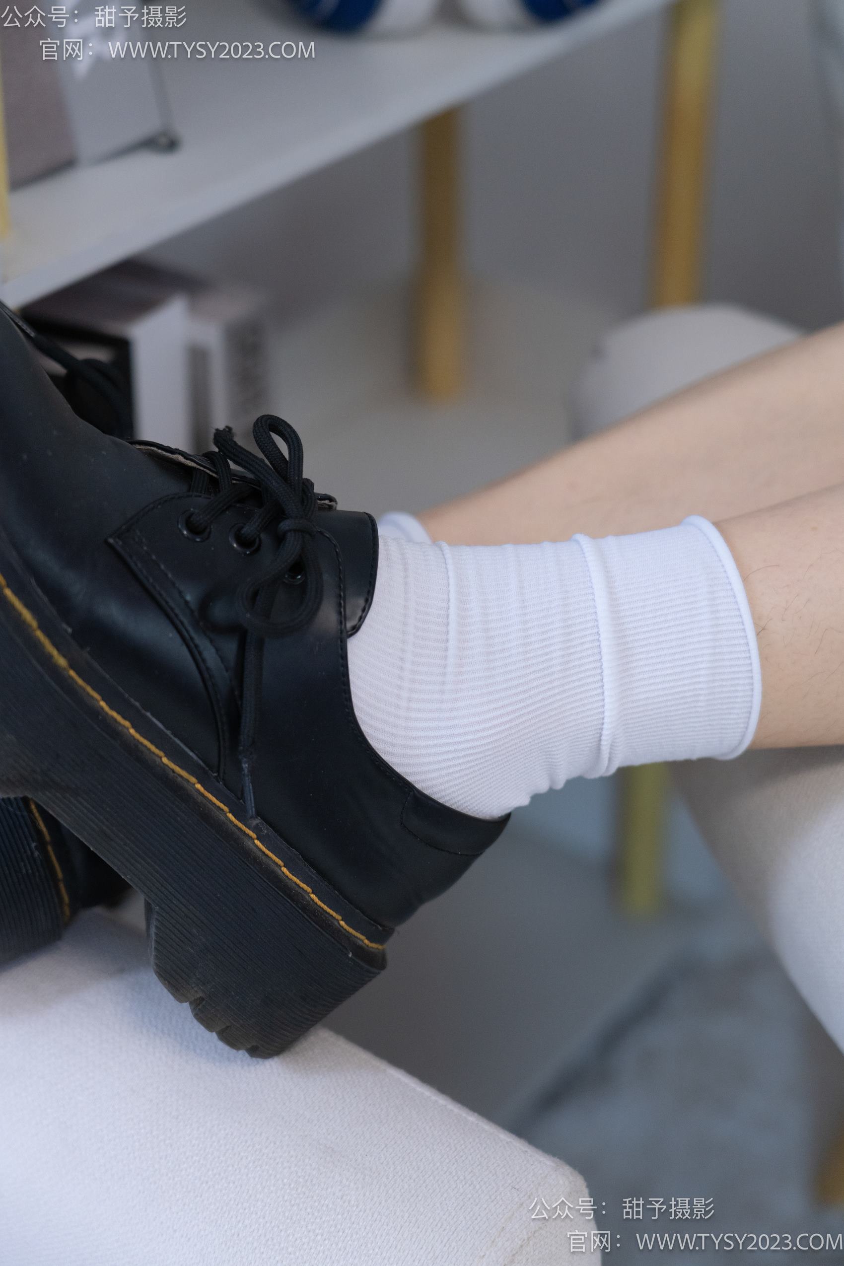 图片[28]-甜予摄影 NO.008 艺艺-皮鞋、白棉袜、裸足[122P] – 速更版-美库