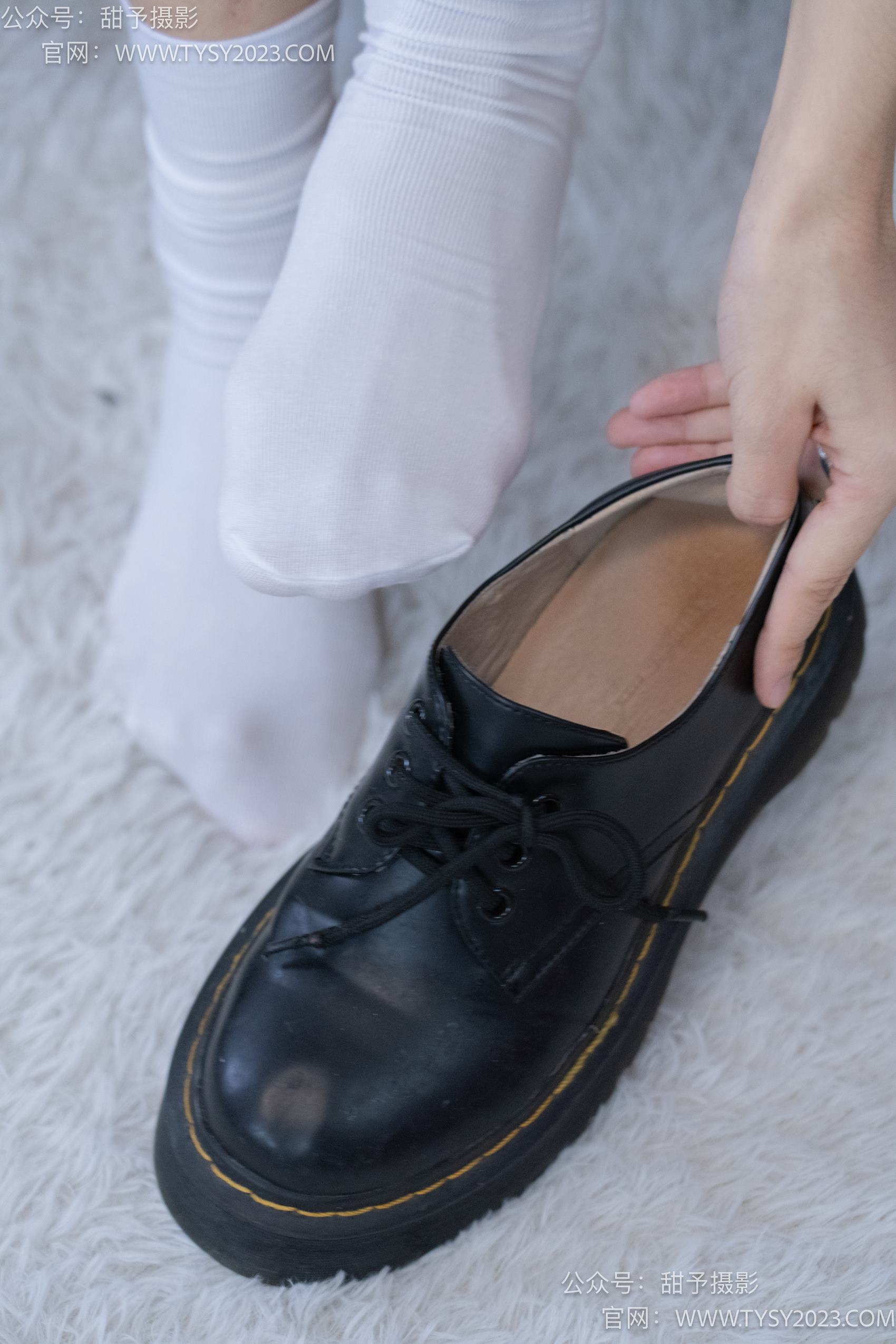 图片[38]-甜予摄影 NO.008 艺艺-皮鞋、白棉袜、裸足[122P] – 速更版-美库