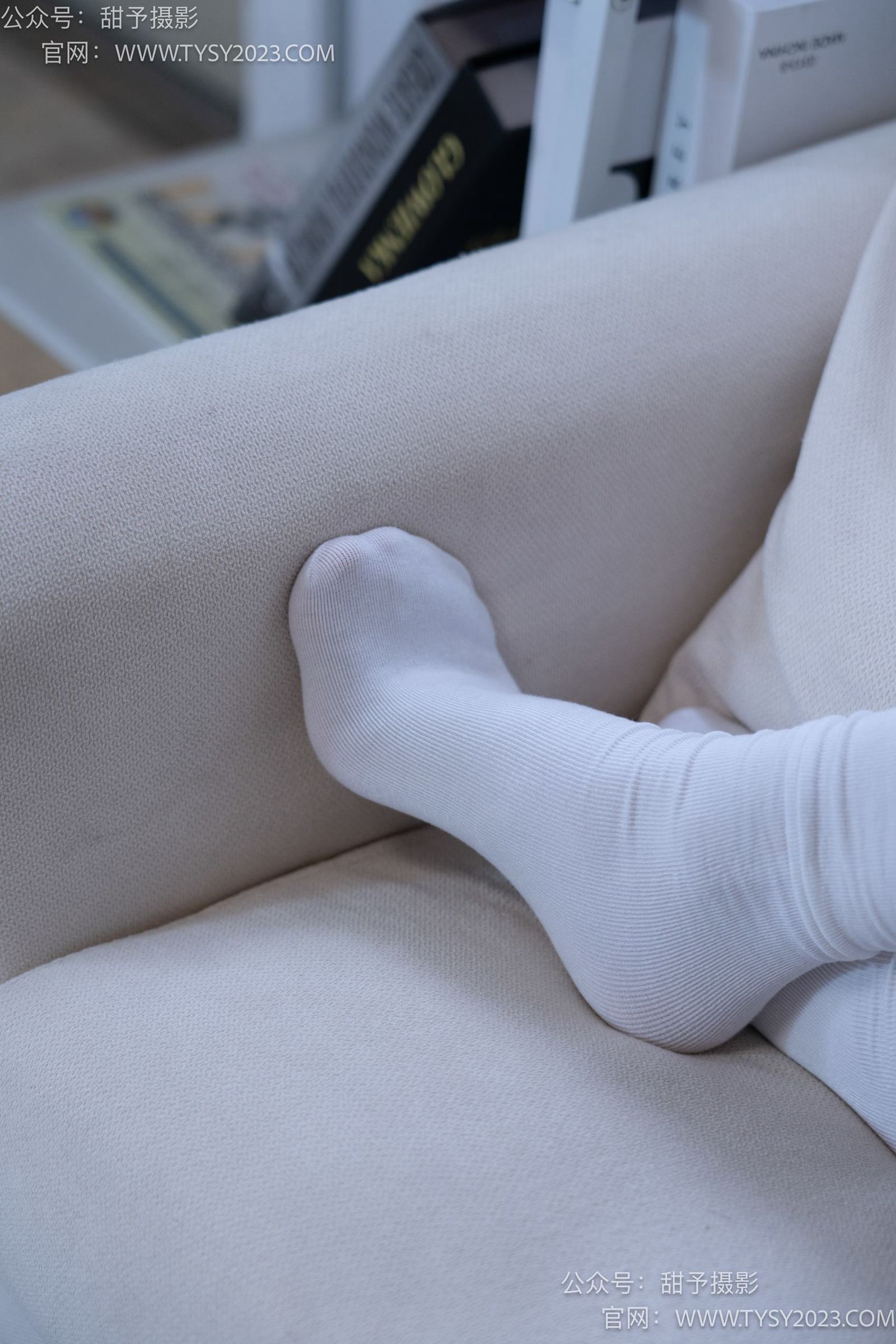 图片[61]-甜予摄影 NO.008 艺艺-皮鞋、白棉袜、裸足[122P] – 速更版-美库