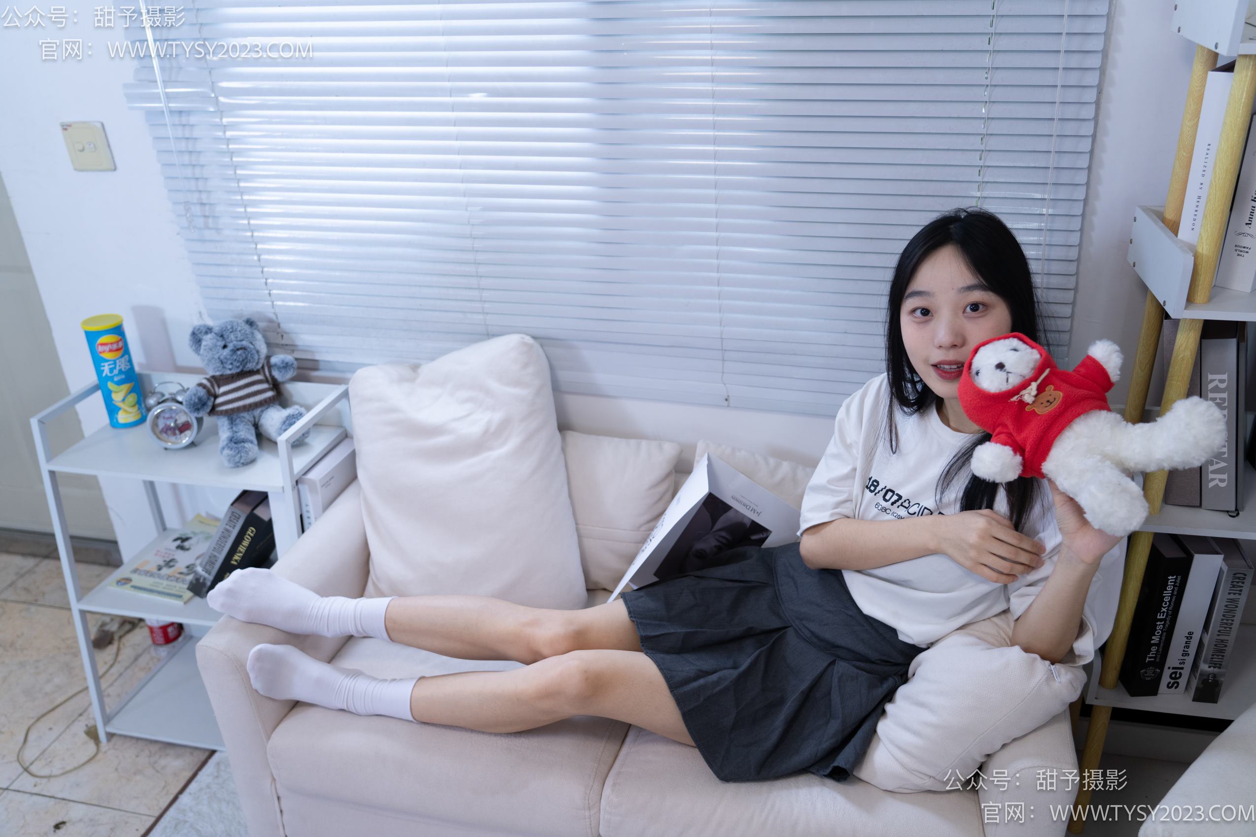 图片[75]-甜予摄影 NO.008 艺艺-皮鞋、白棉袜、裸足[122P] – 速更版-美库