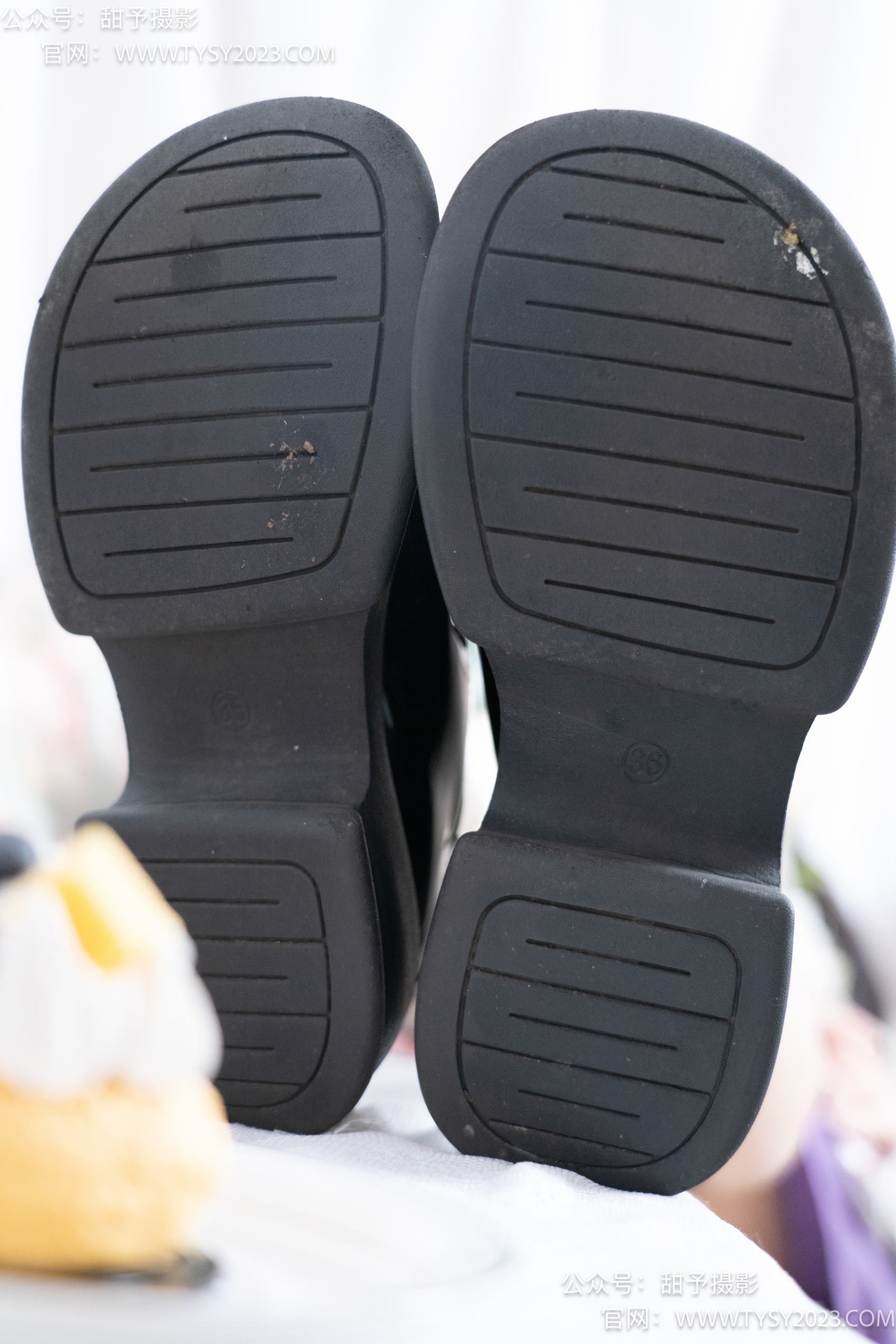 图片[25]-甜予摄影 NO.009 胡桃-皮鞋、白棉袜、裸足[122P] – 速更版-美库