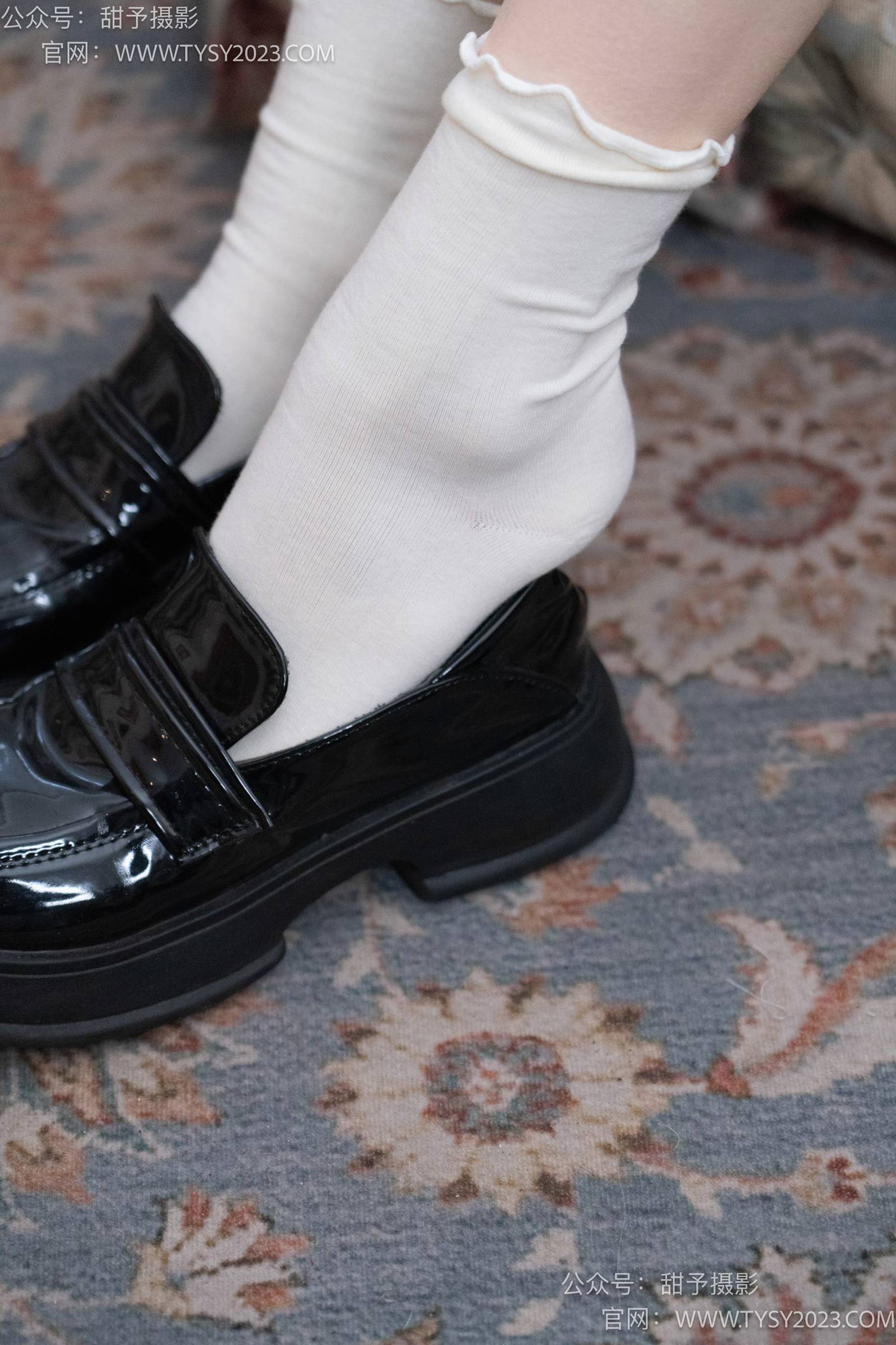 图片[36]-甜予摄影 NO.009 胡桃-皮鞋、白棉袜、裸足[122P] – 速更版-美库
