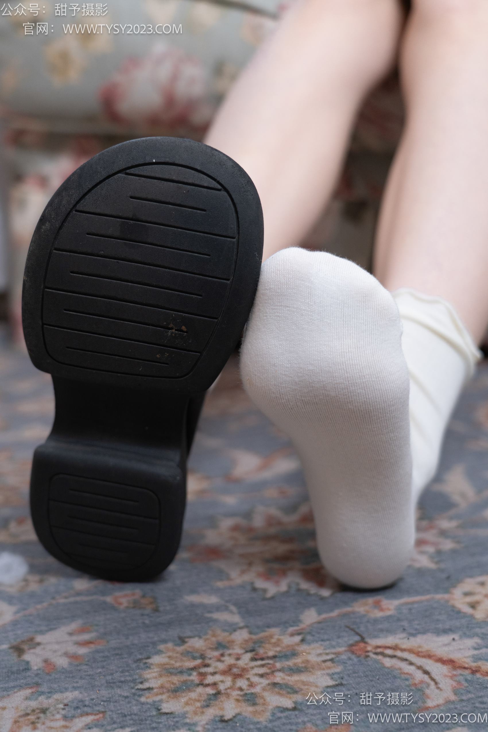 图片[40]-甜予摄影 NO.009 胡桃-皮鞋、白棉袜、裸足[122P] – 速更版-美库