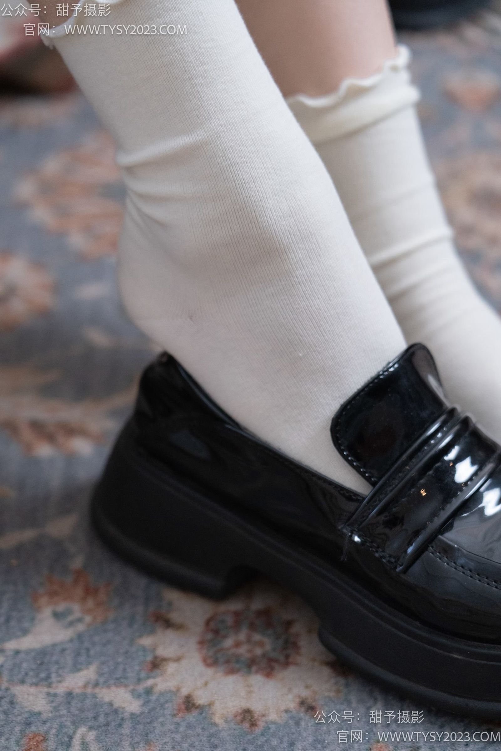 图片[42]-甜予摄影 NO.009 胡桃-皮鞋、白棉袜、裸足[122P] – 速更版-美库