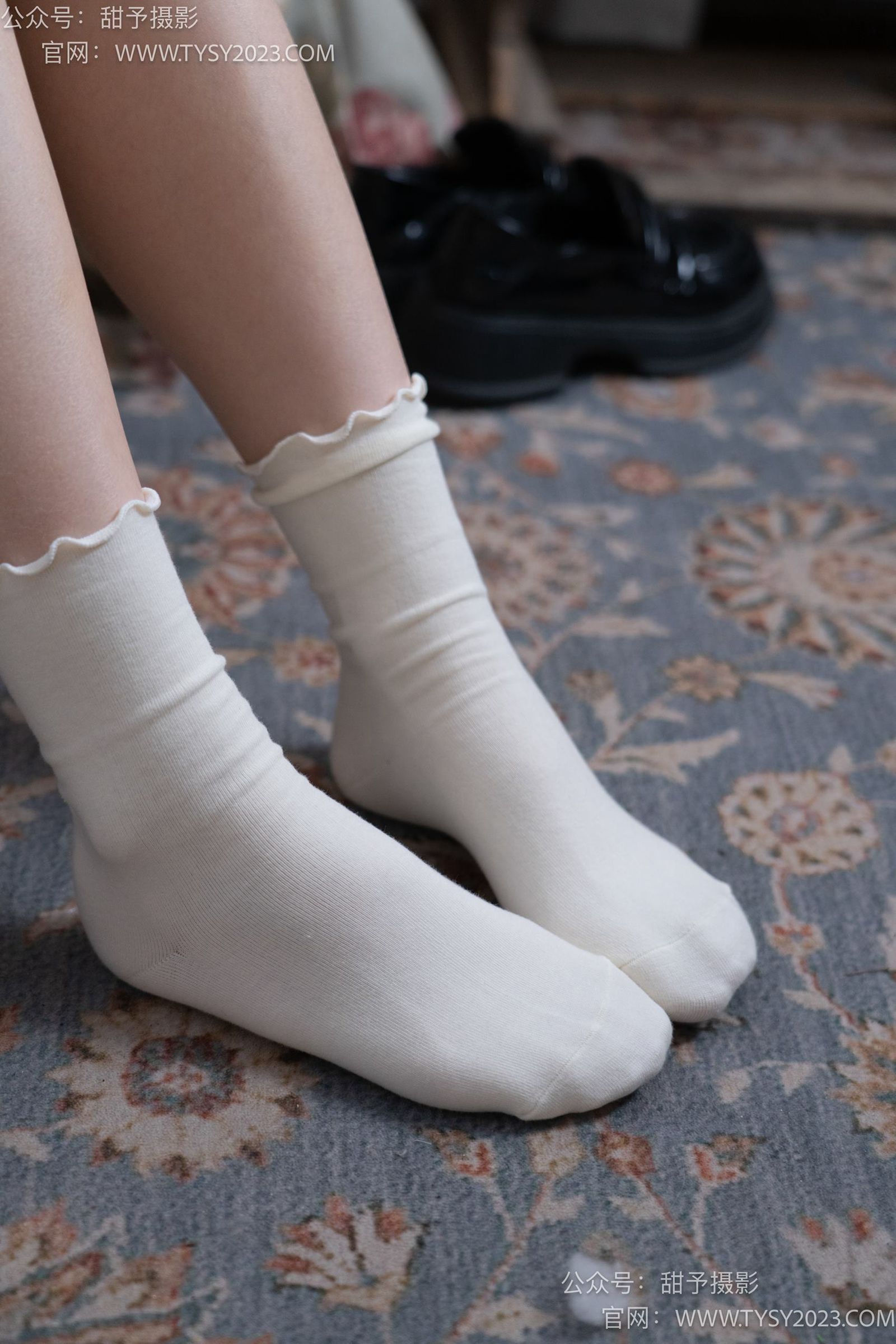 图片[44]-甜予摄影 NO.009 胡桃-皮鞋、白棉袜、裸足[122P] – 速更版-美库