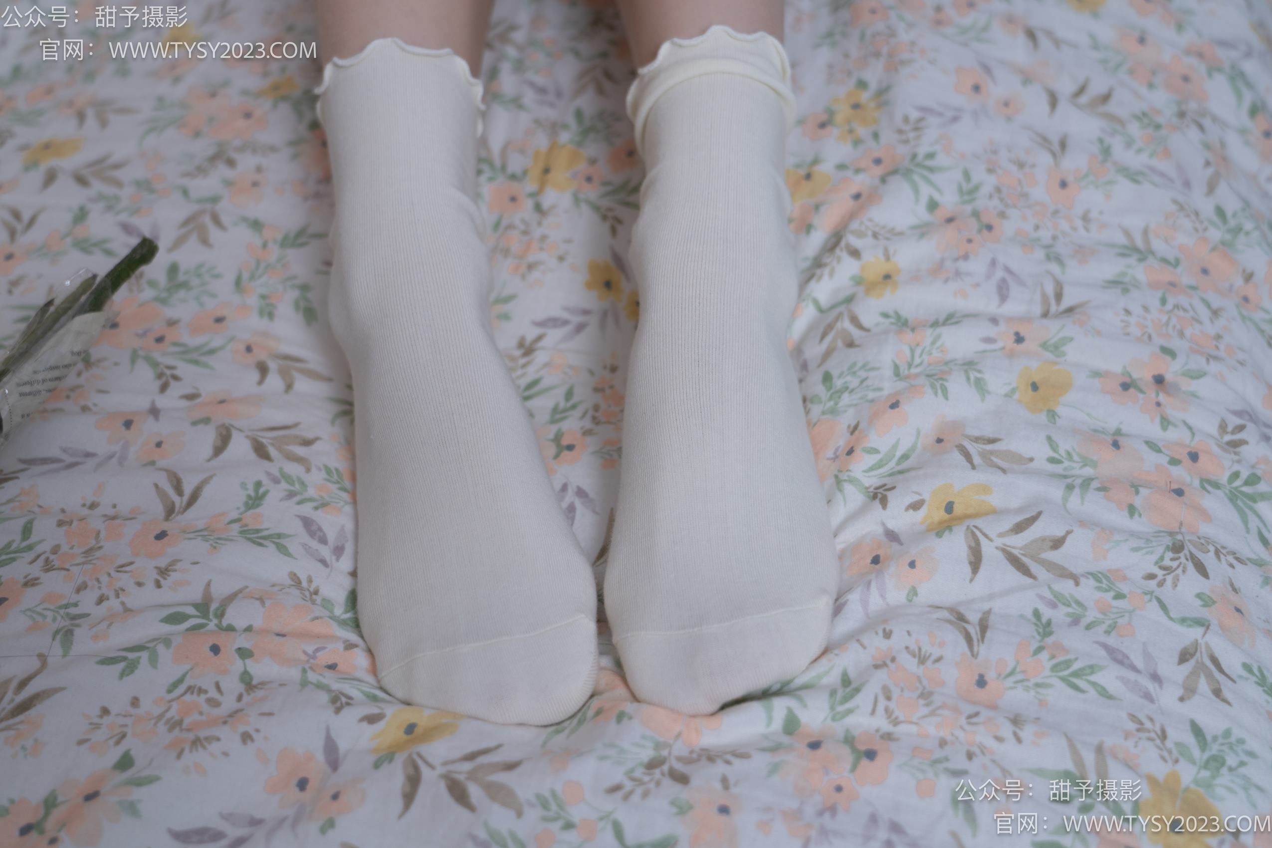 图片[60]-甜予摄影 NO.009 胡桃-皮鞋、白棉袜、裸足[122P] – 速更版-美库