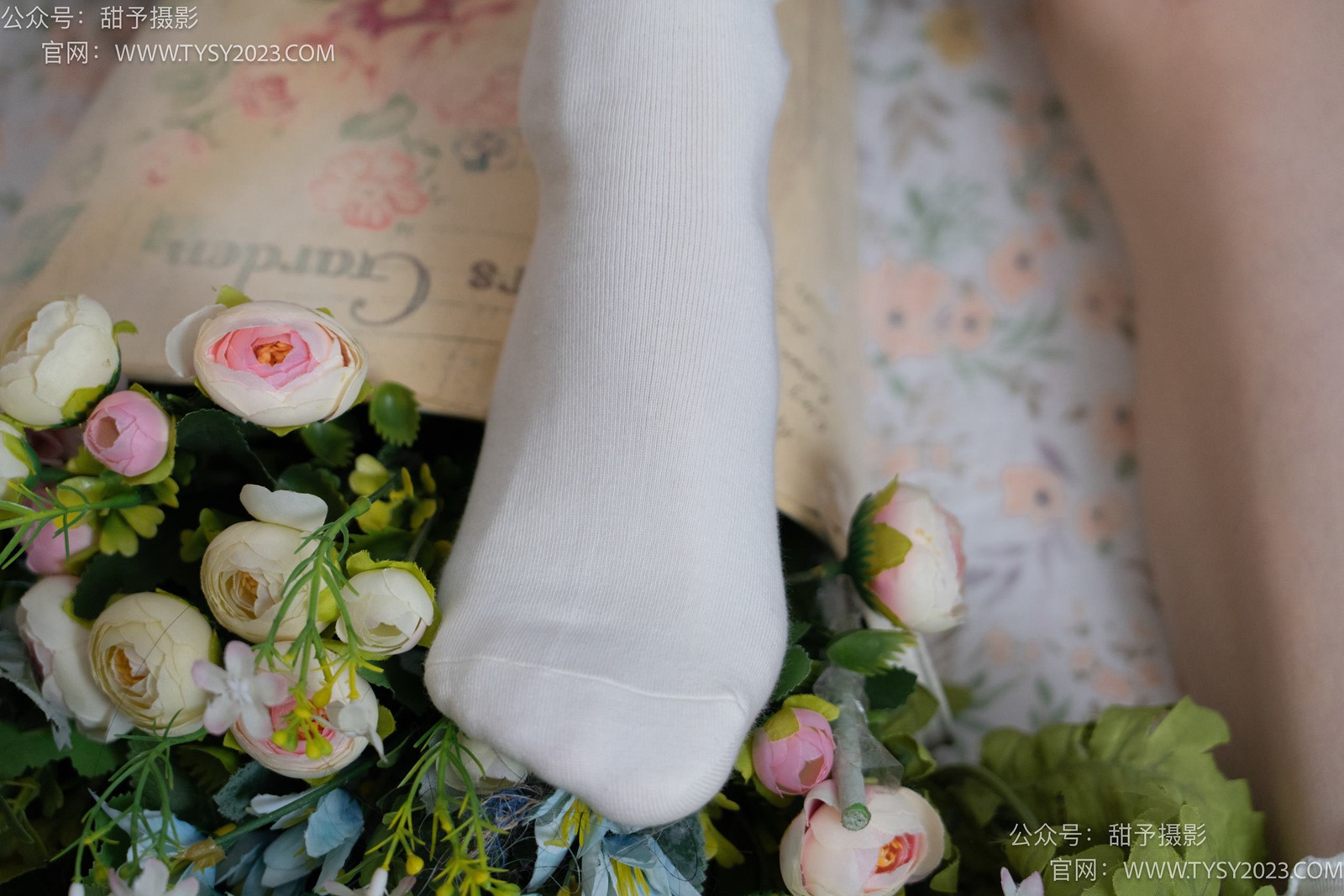 图片[77]-甜予摄影 NO.009 胡桃-皮鞋、白棉袜、裸足[122P] – 速更版-美库