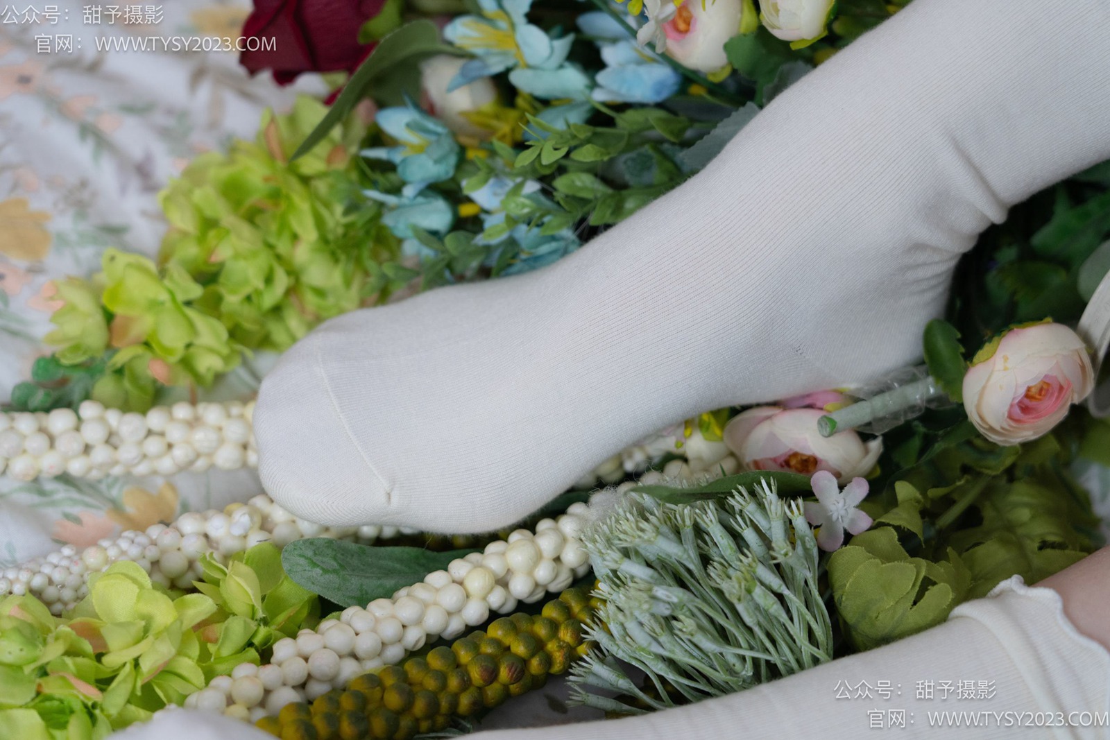 图片[81]-甜予摄影 NO.009 胡桃-皮鞋、白棉袜、裸足[122P] – 速更版-美库